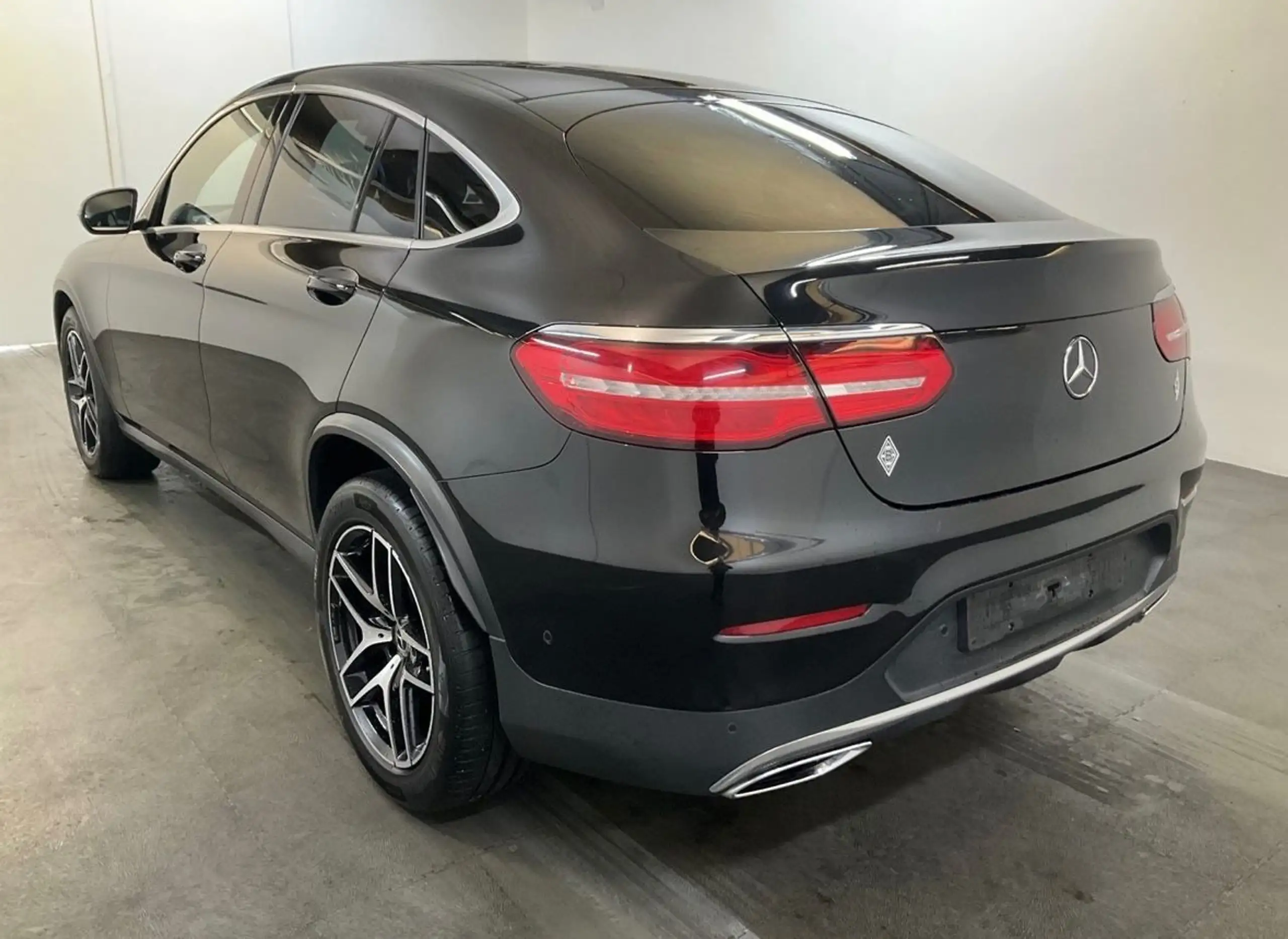 Mercedes-Benz - GLC 350