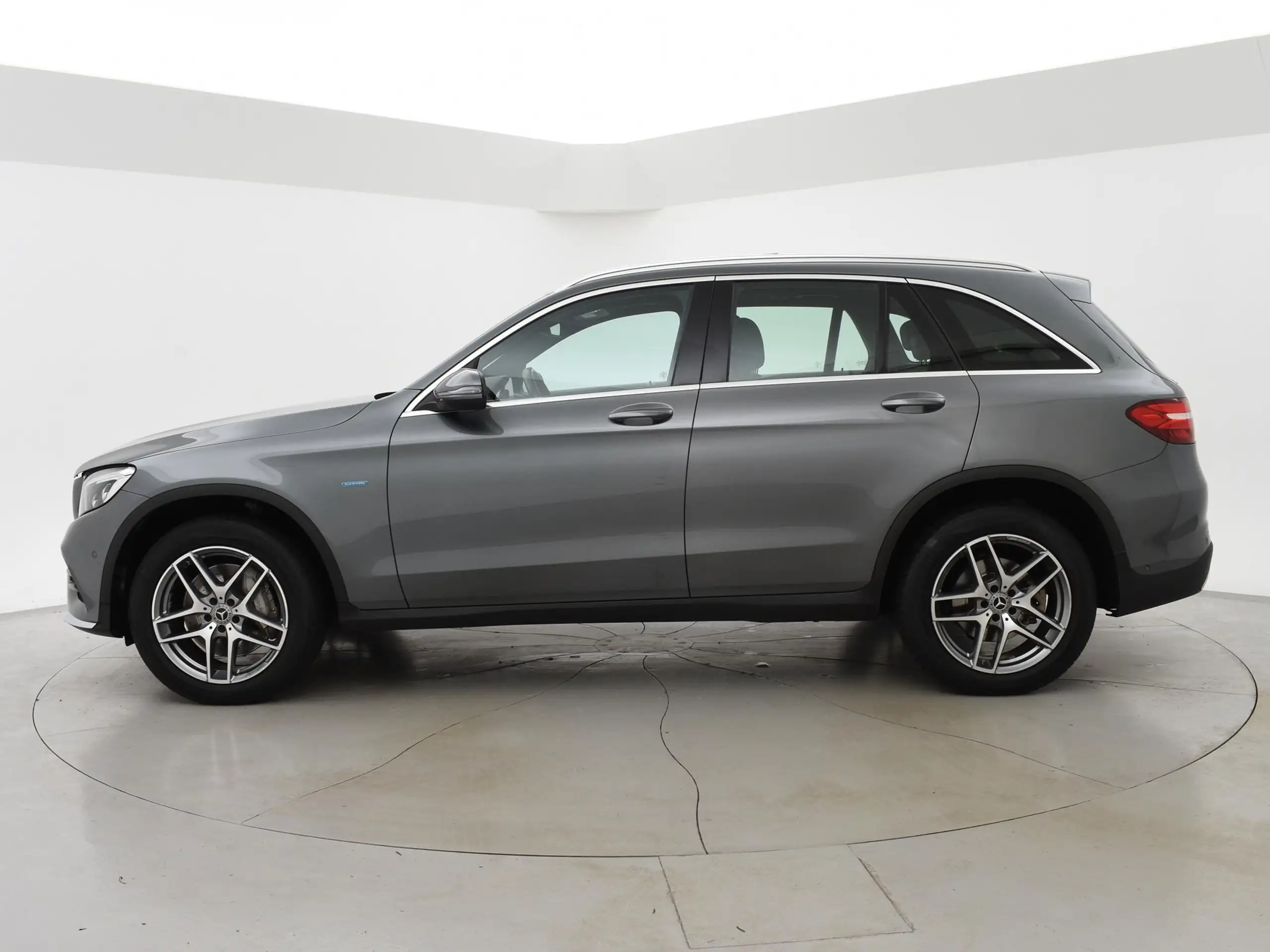 Mercedes-Benz - GLC 350