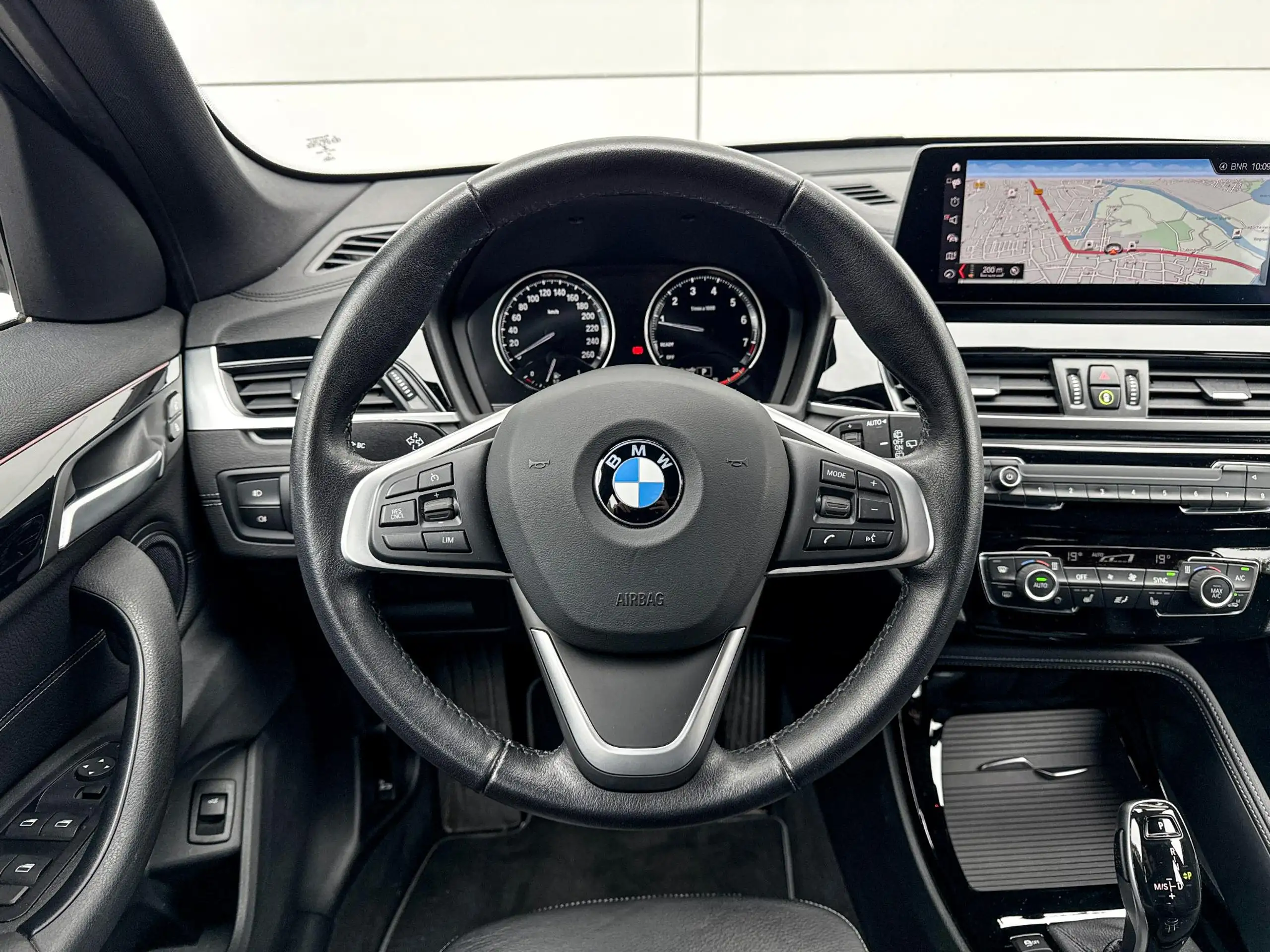 BMW - X1