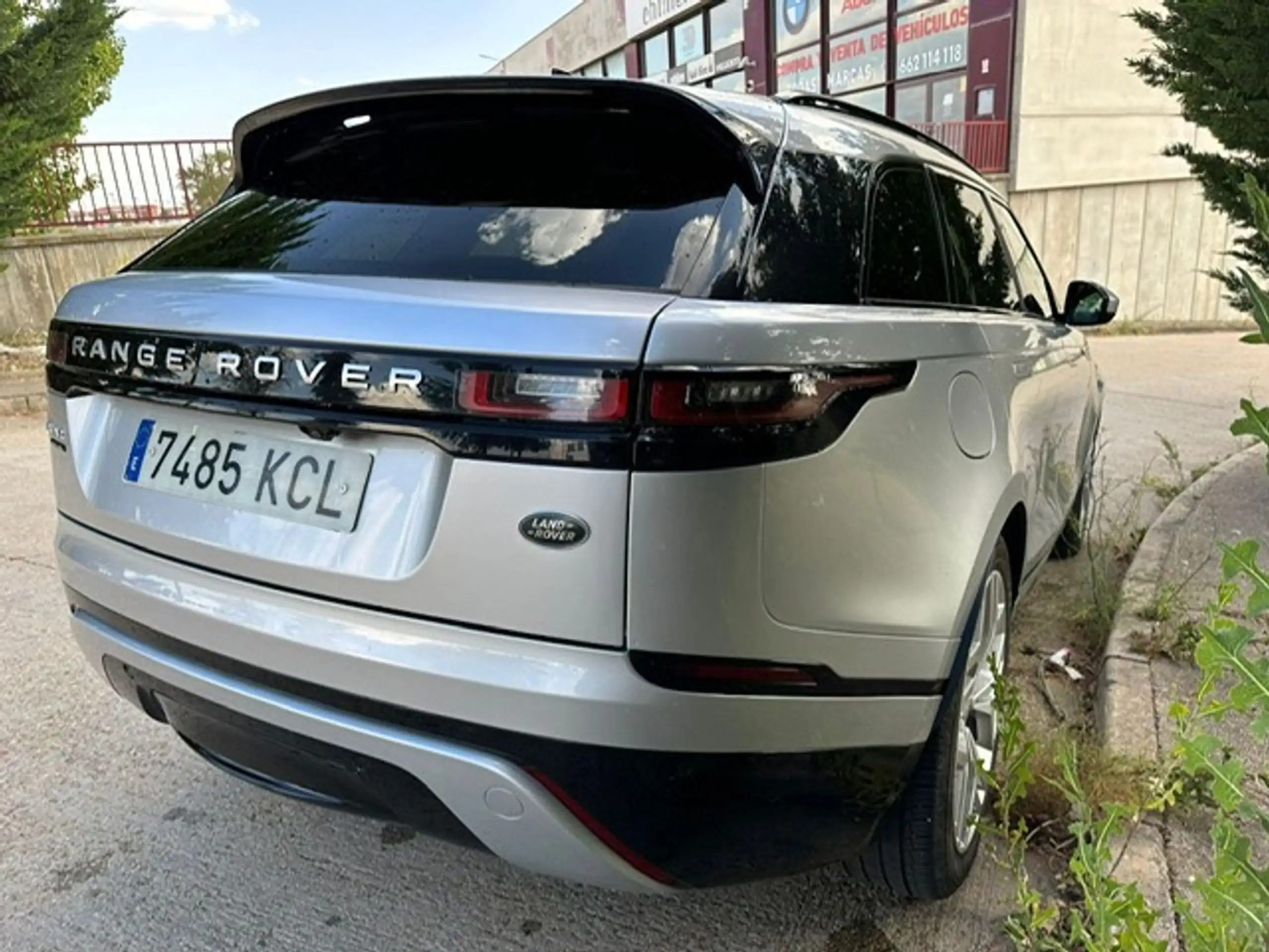 Land Rover - Range Rover Velar