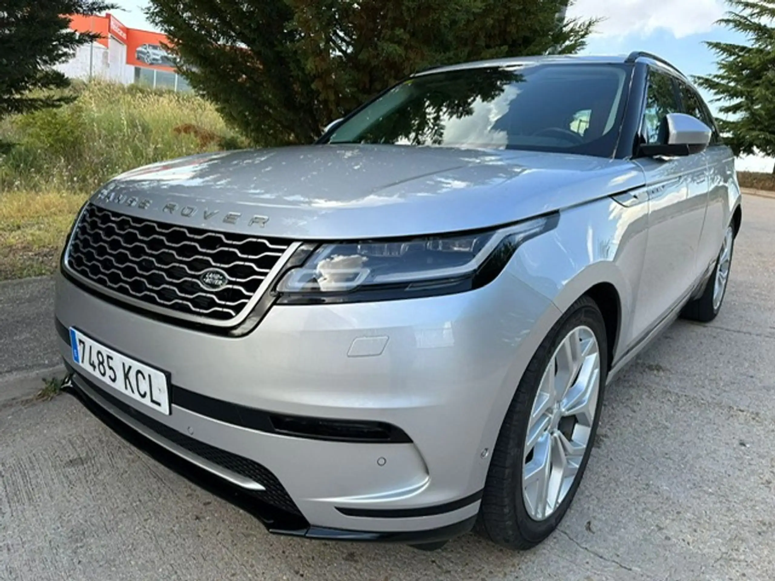 Land Rover - Range Rover Velar