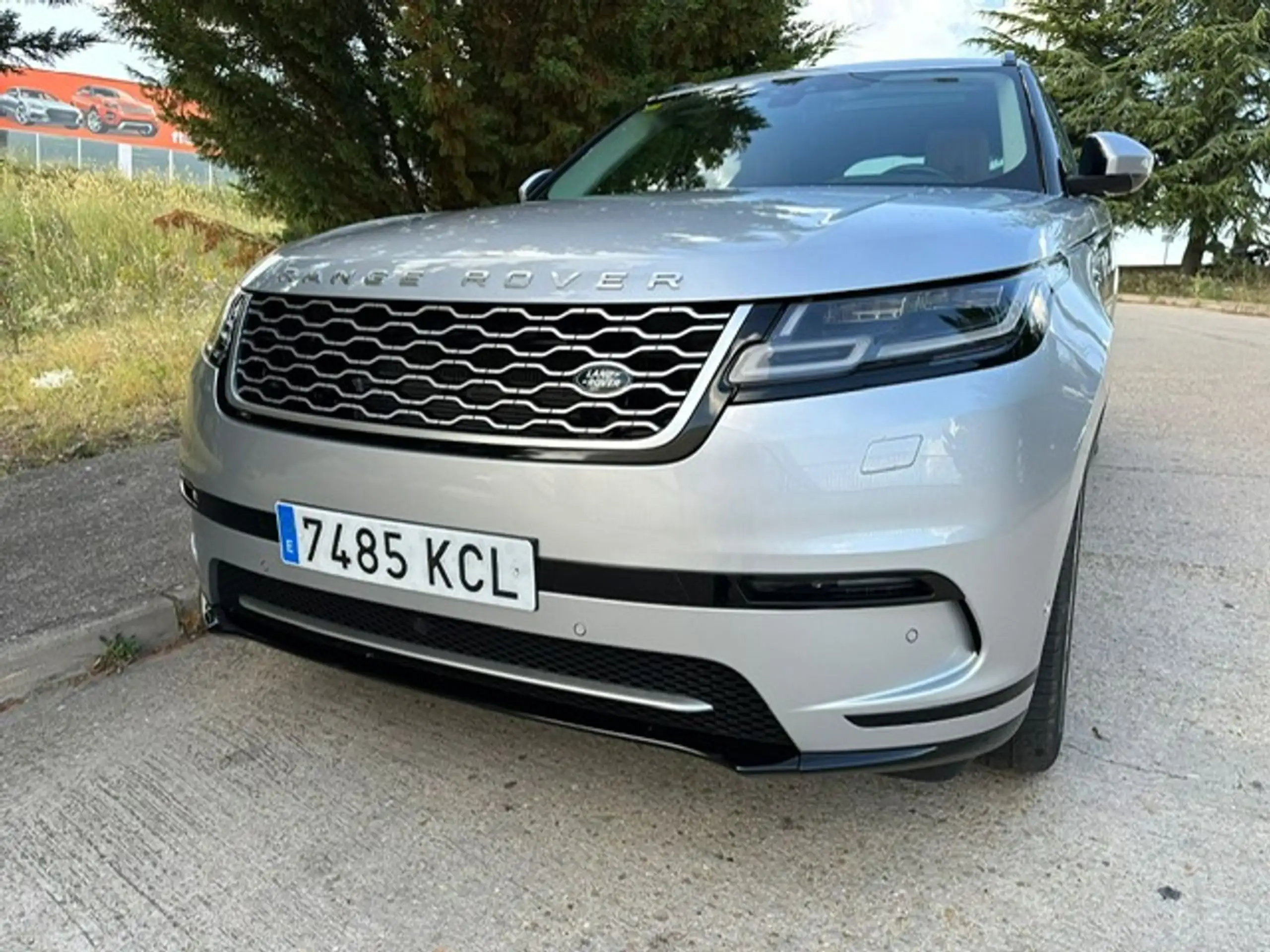 Land Rover - Range Rover Velar