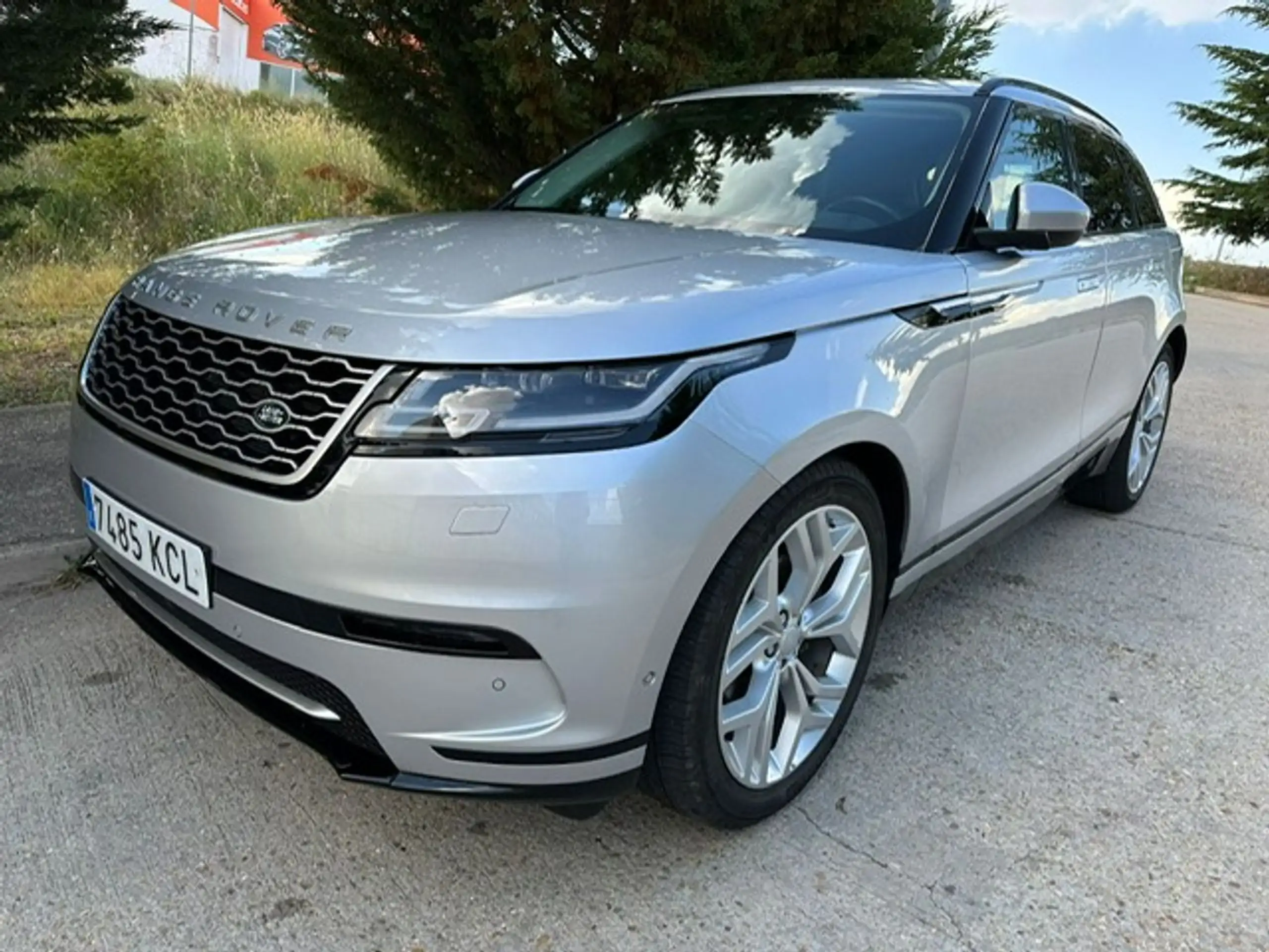 Land Rover - Range Rover Velar