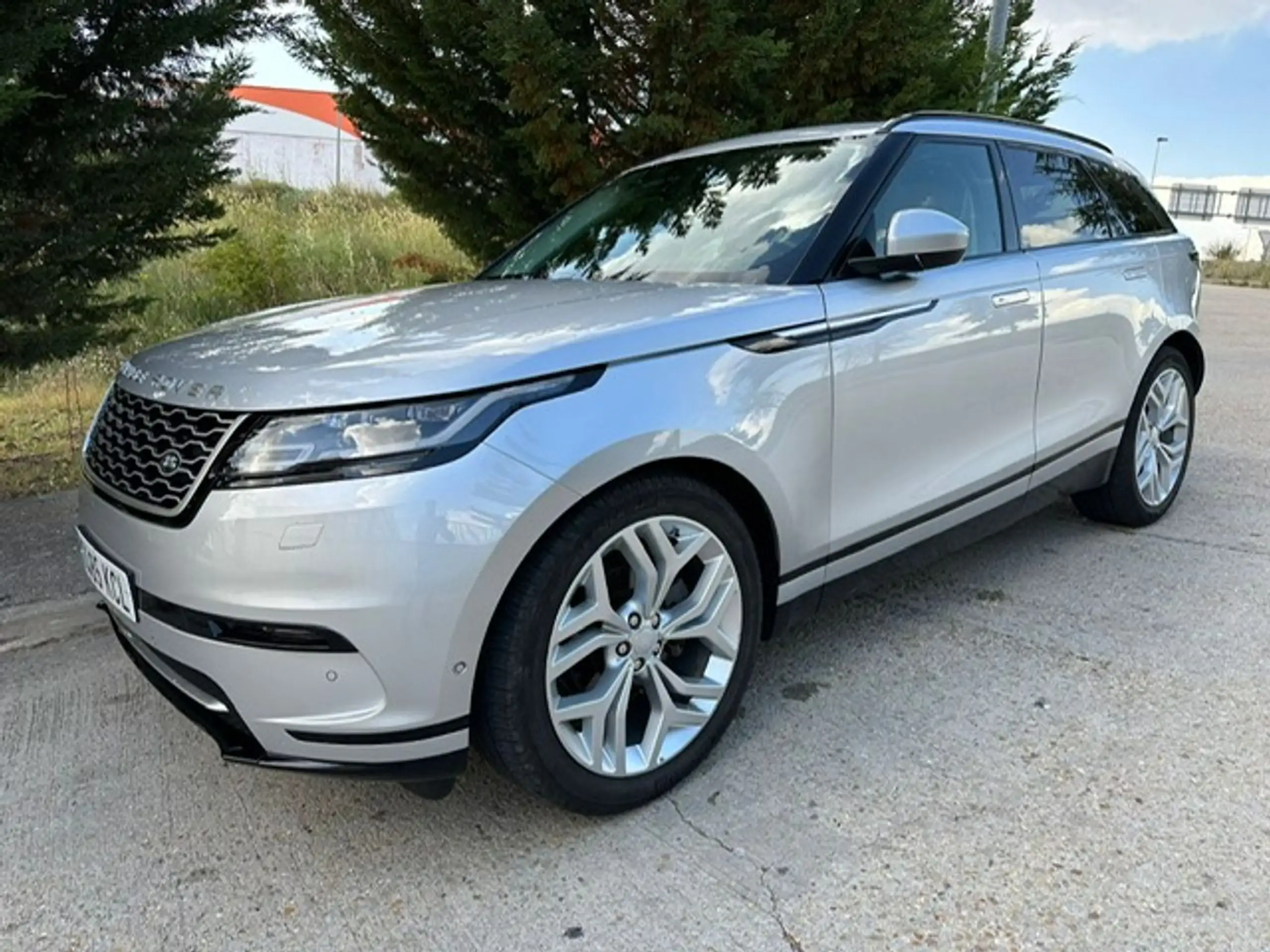 Land Rover - Range Rover Velar