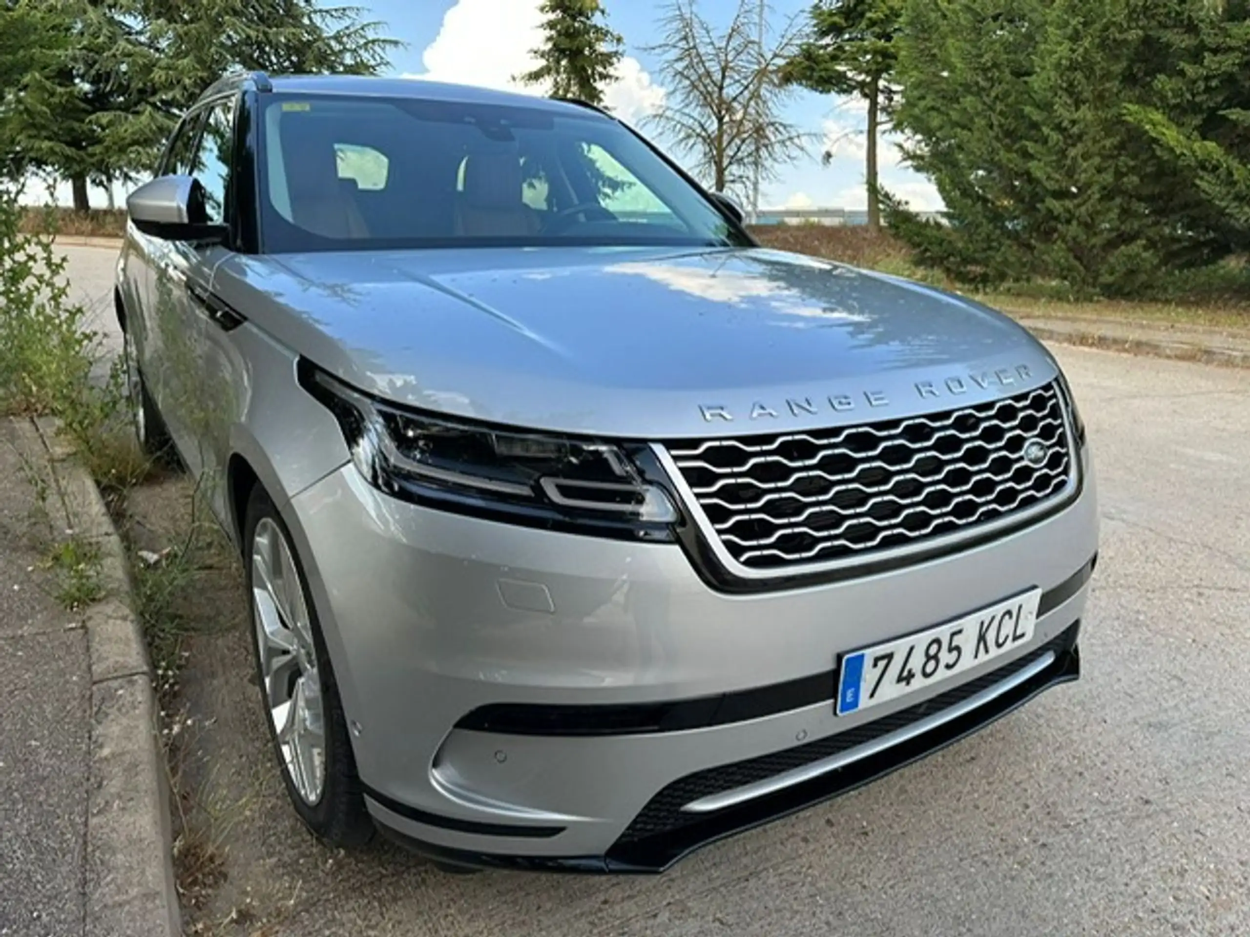 Land Rover - Range Rover Velar