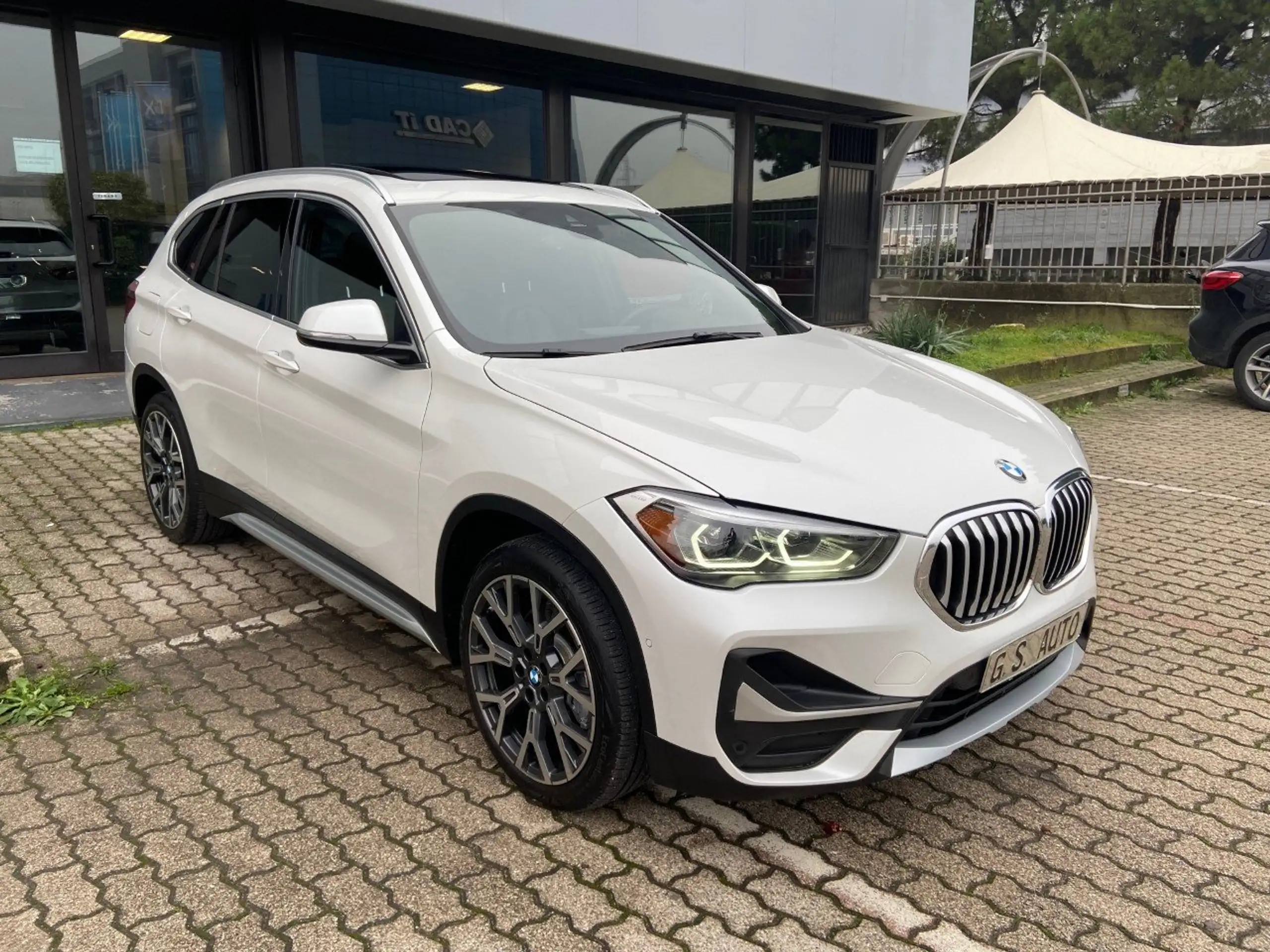 BMW - X1