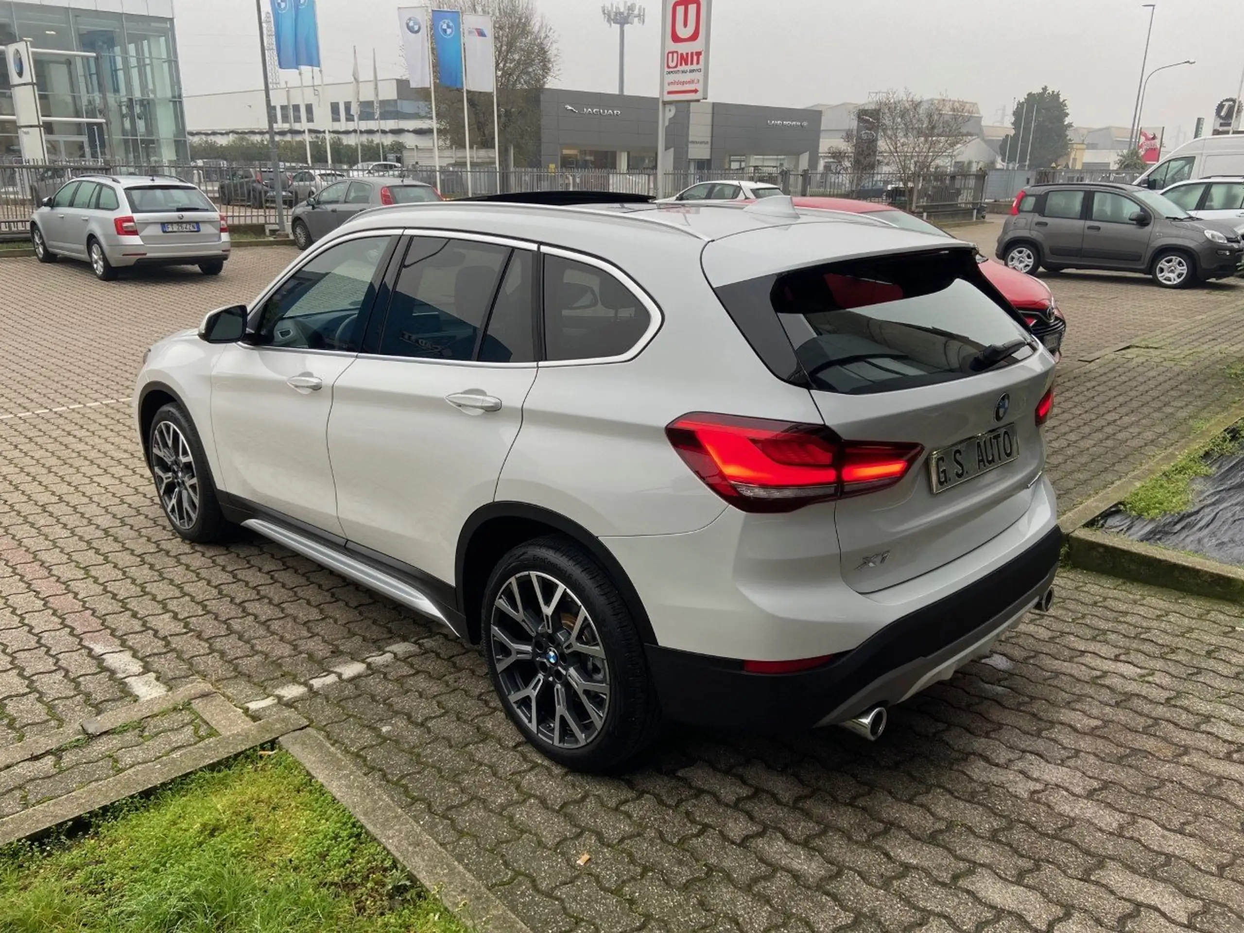 BMW - X1