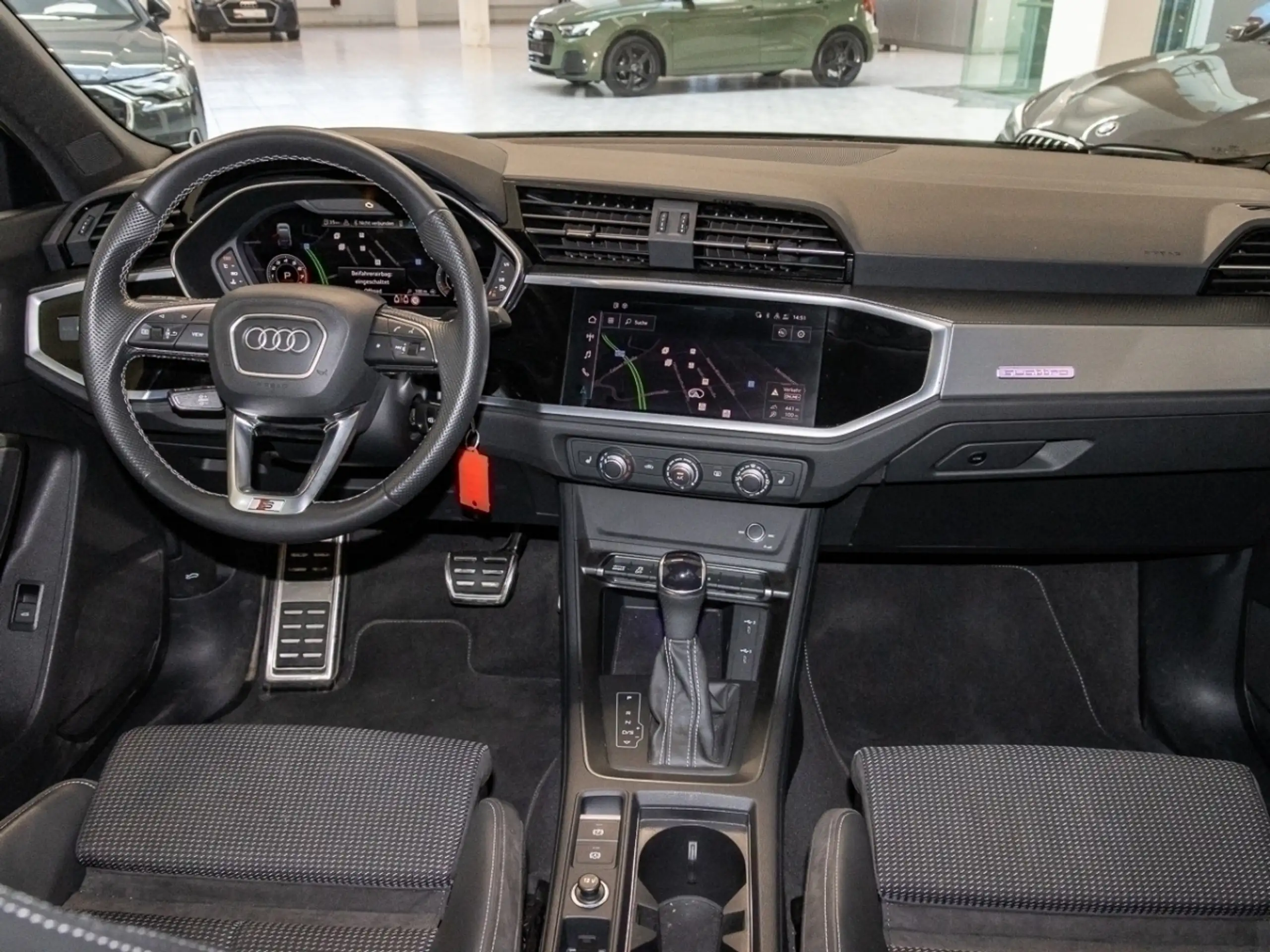 Audi - Q3