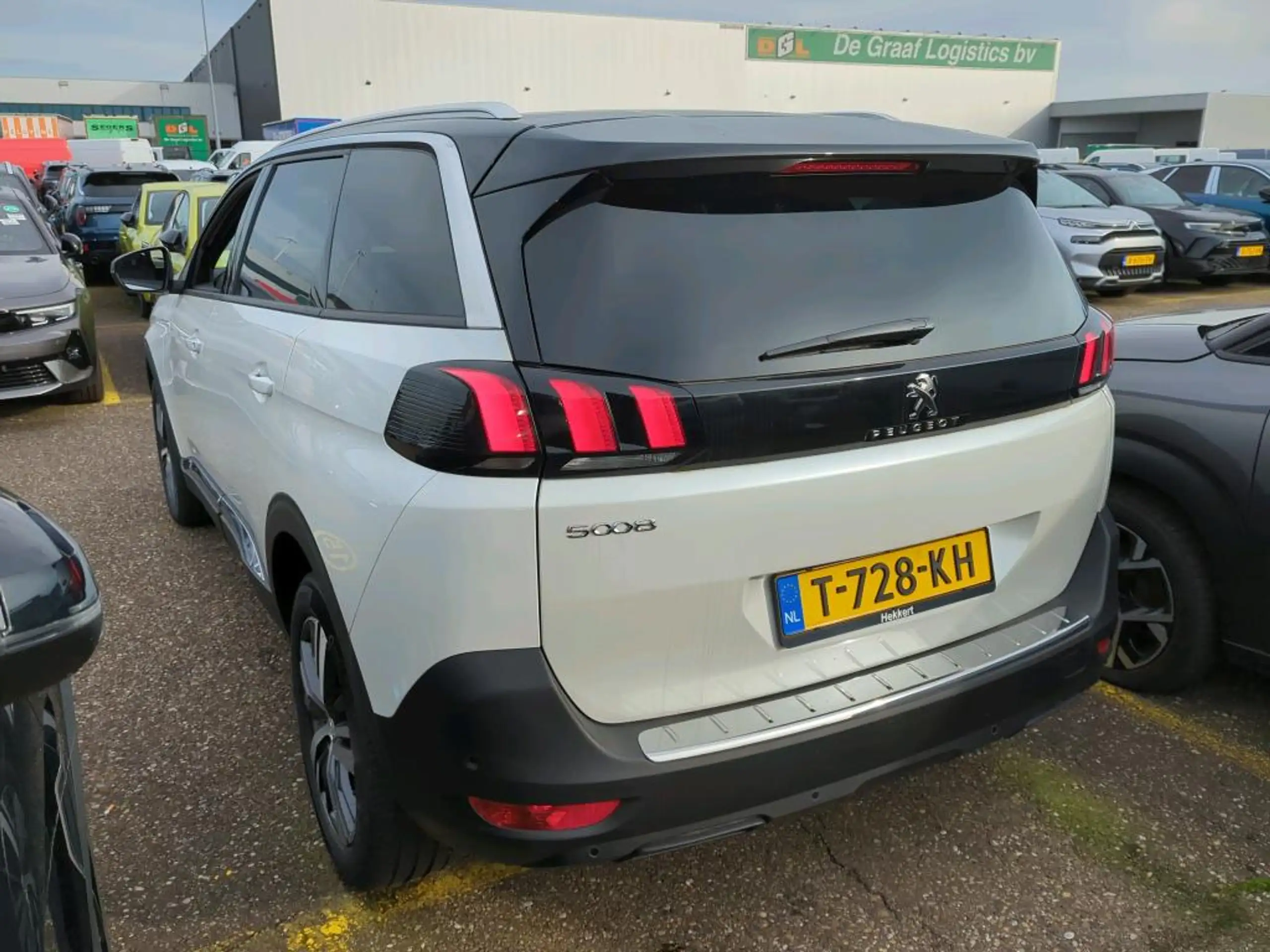 Peugeot - 5008