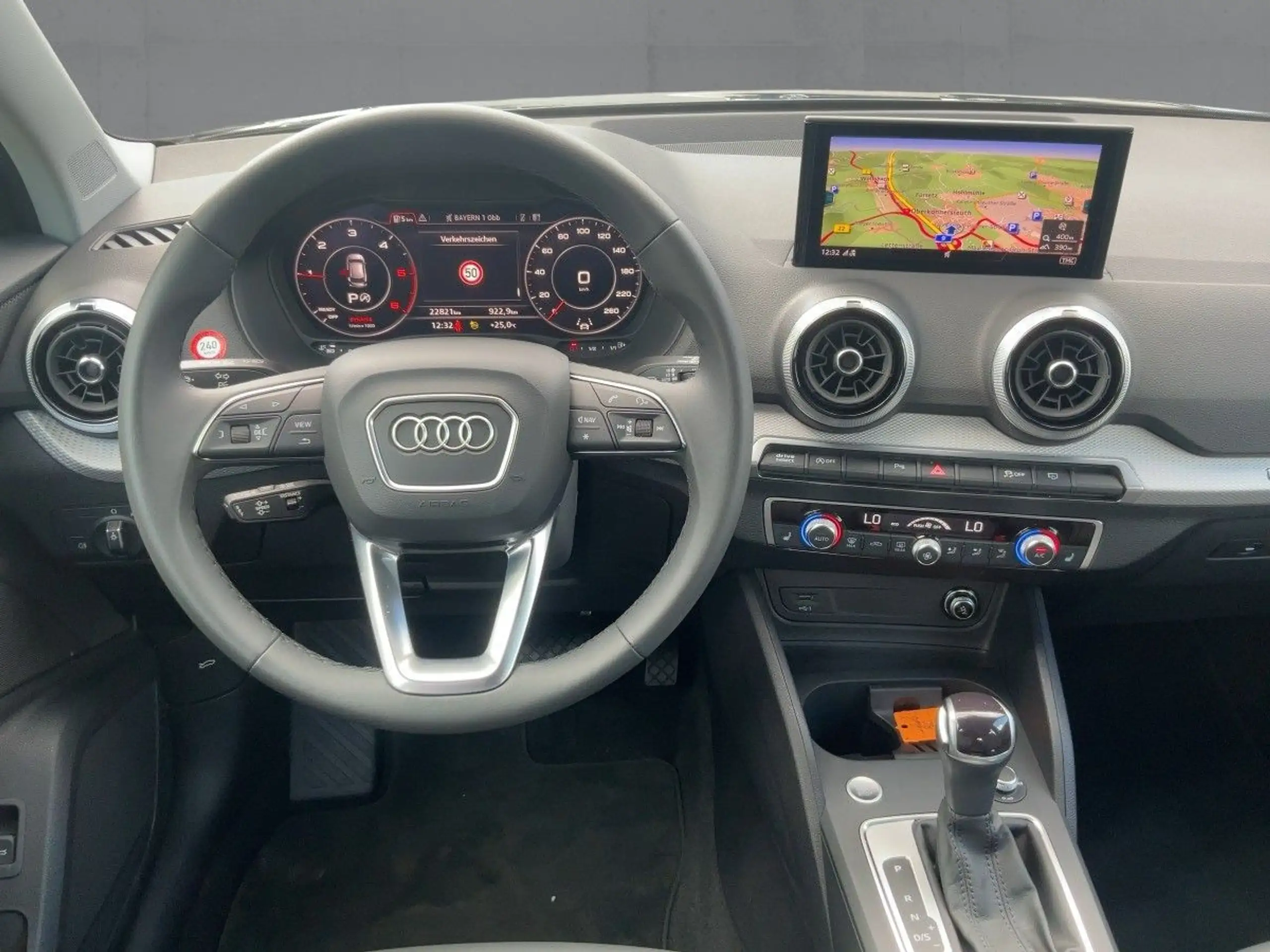 Audi - Q2