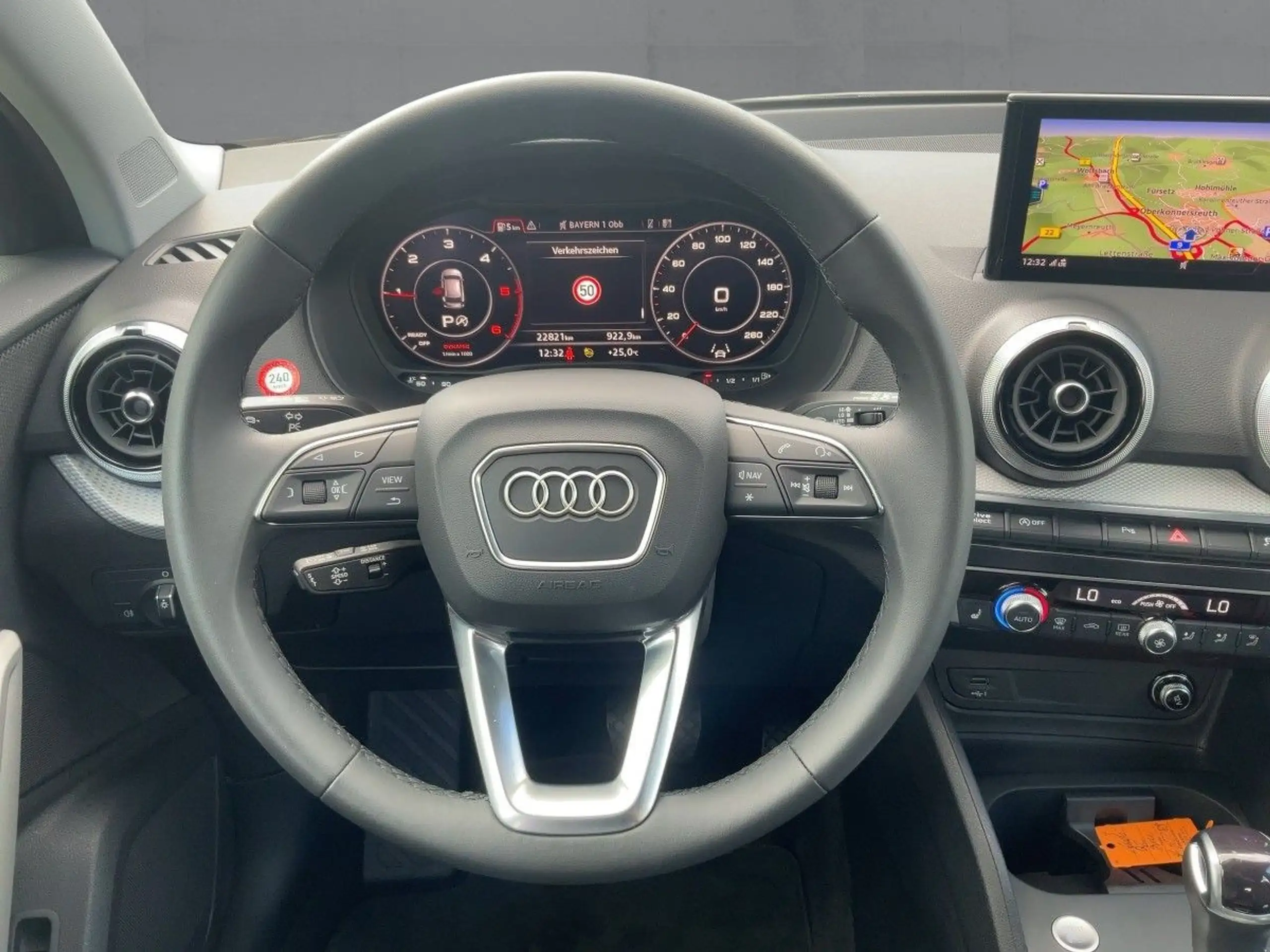 Audi - Q2