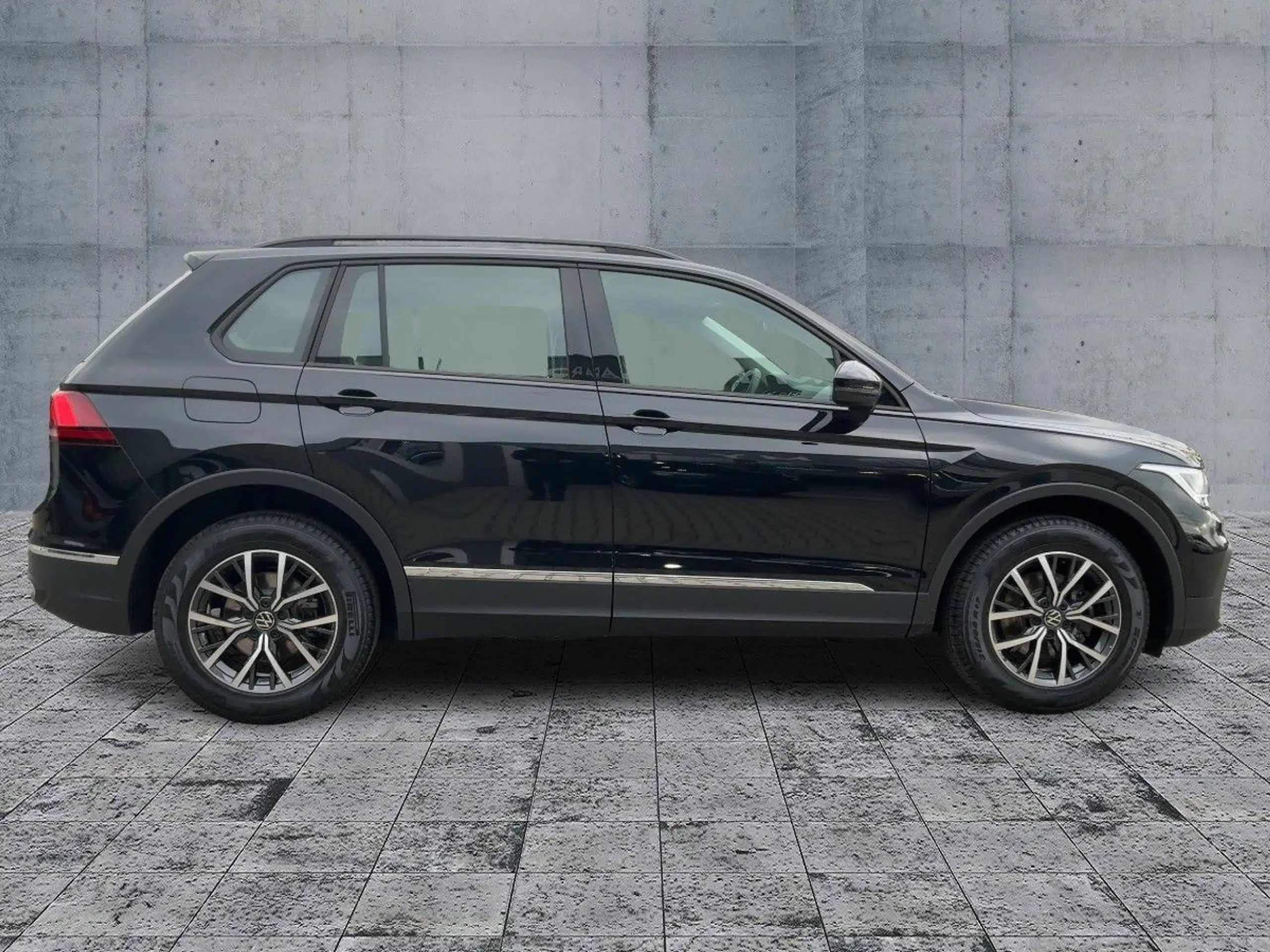 Volkswagen - Tiguan