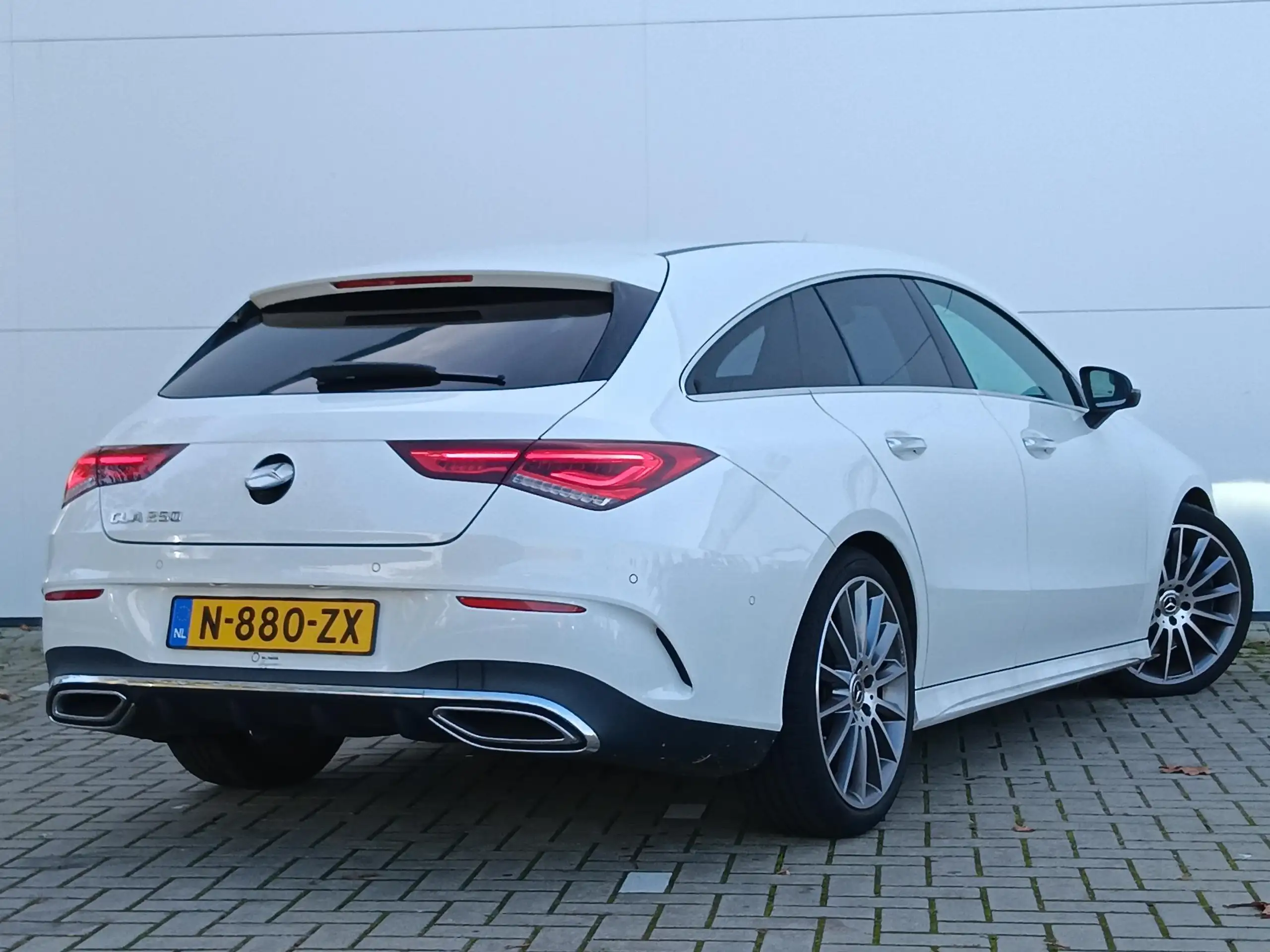 Mercedes-Benz - CLA 250