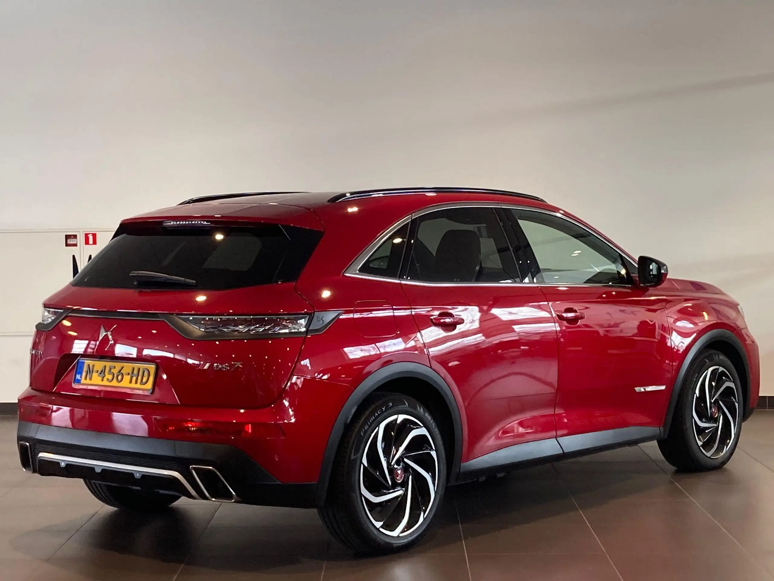 DS Automobiles - DS 7 Crossback