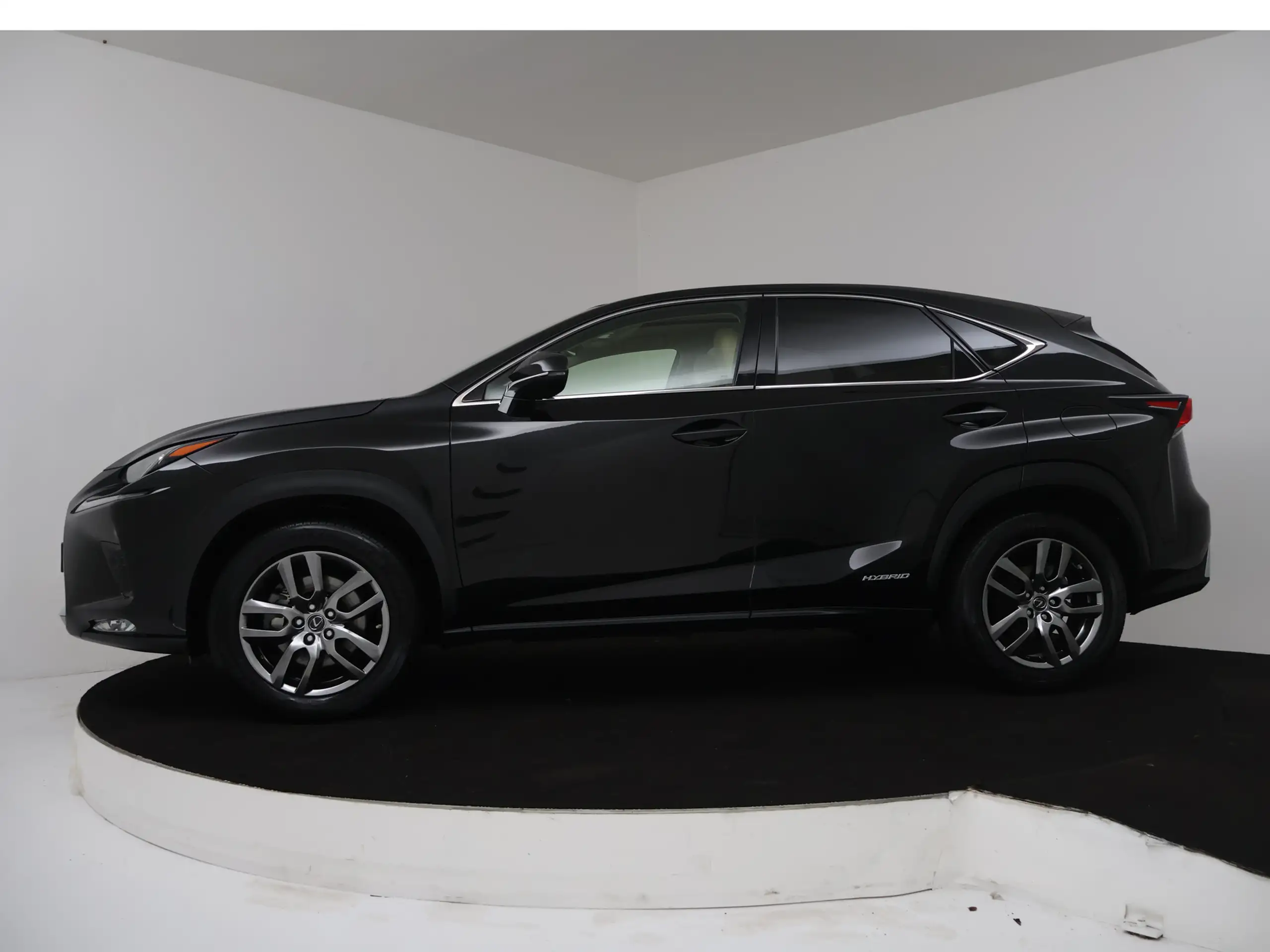 Lexus - NX 300h