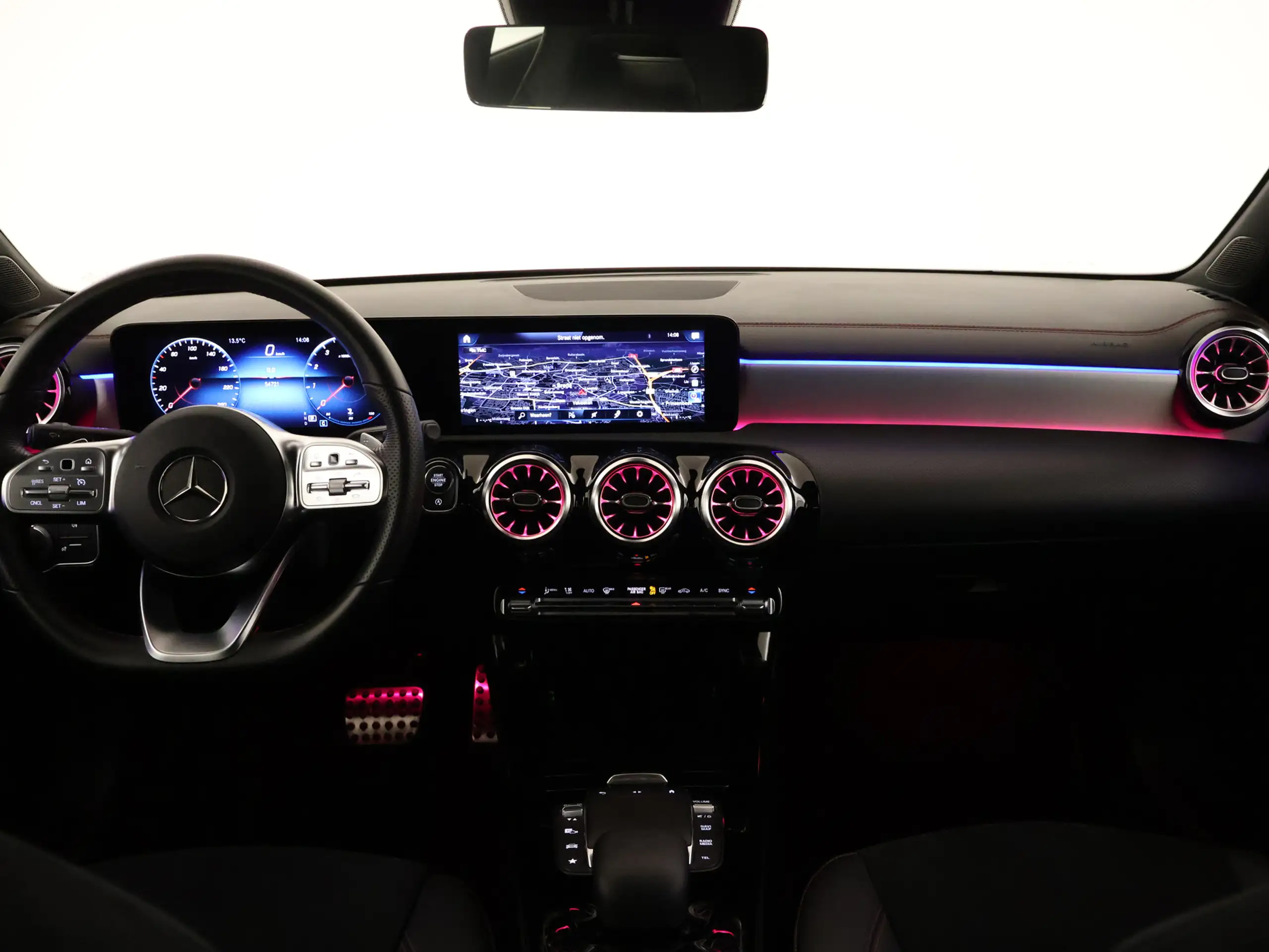 Mercedes-Benz - CLA 200