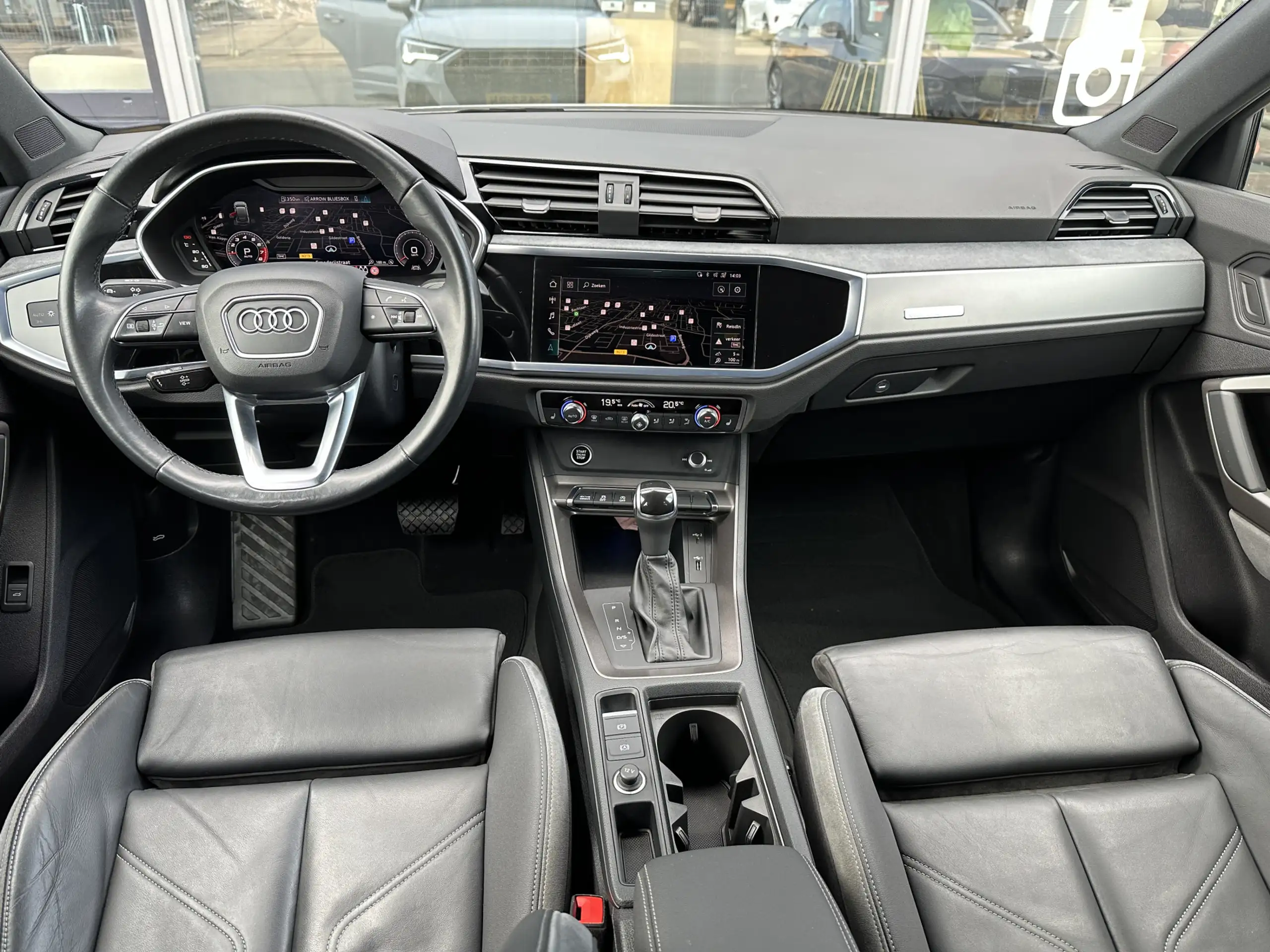 Audi - Q3