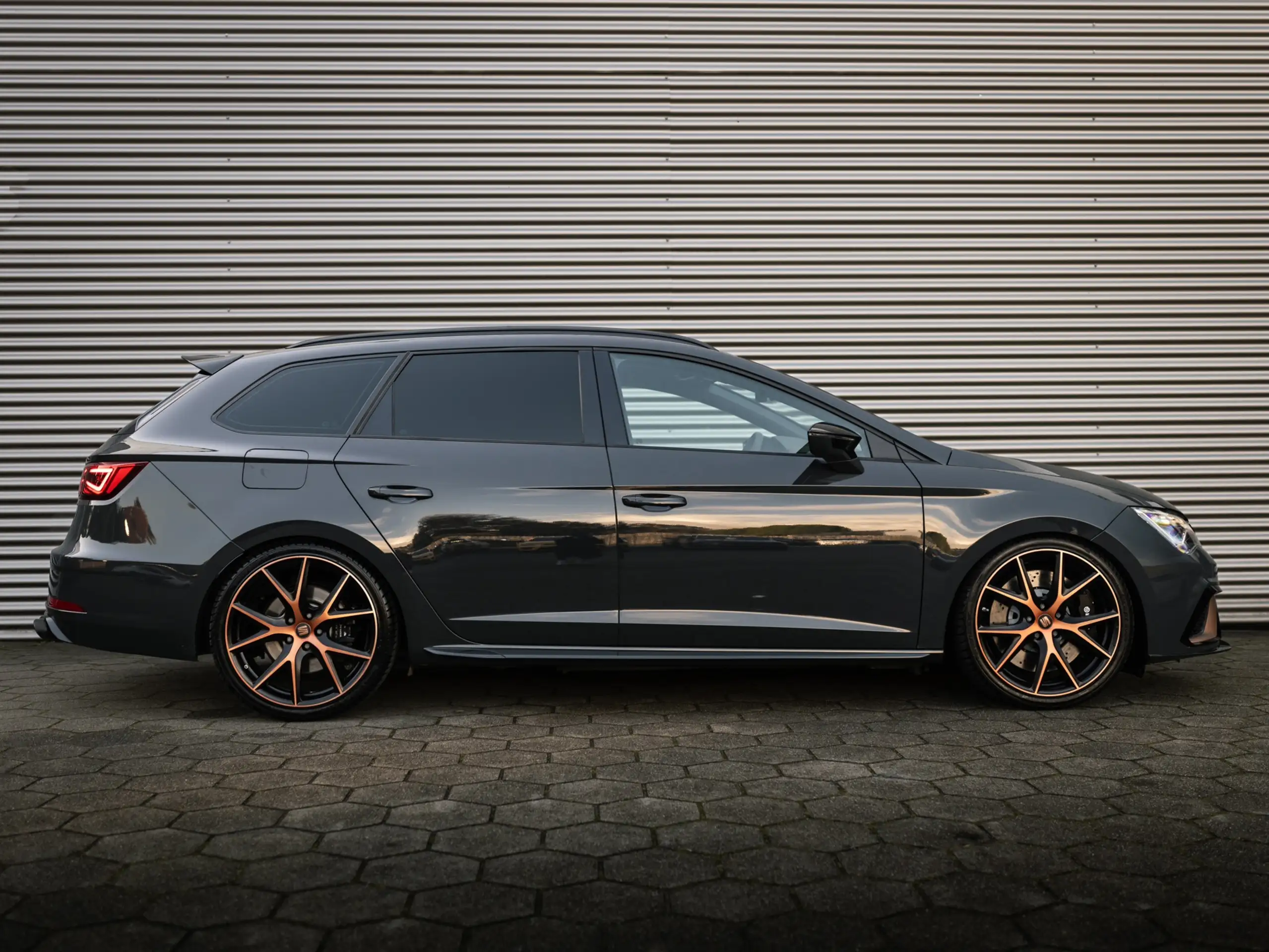 SEAT - Leon