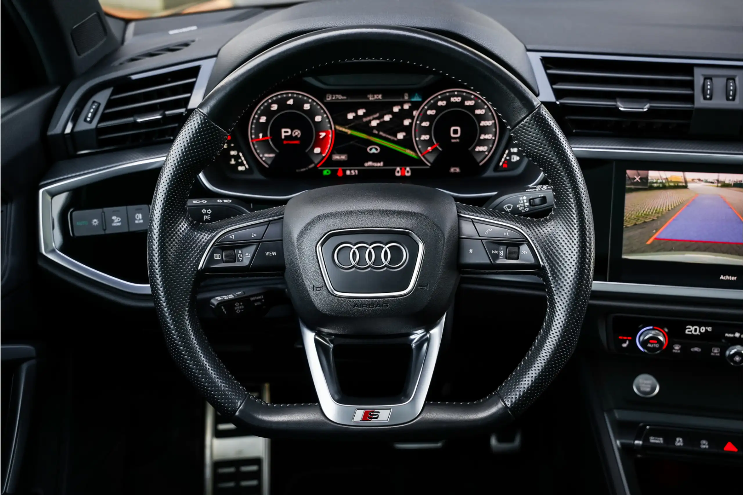 Audi - Q3