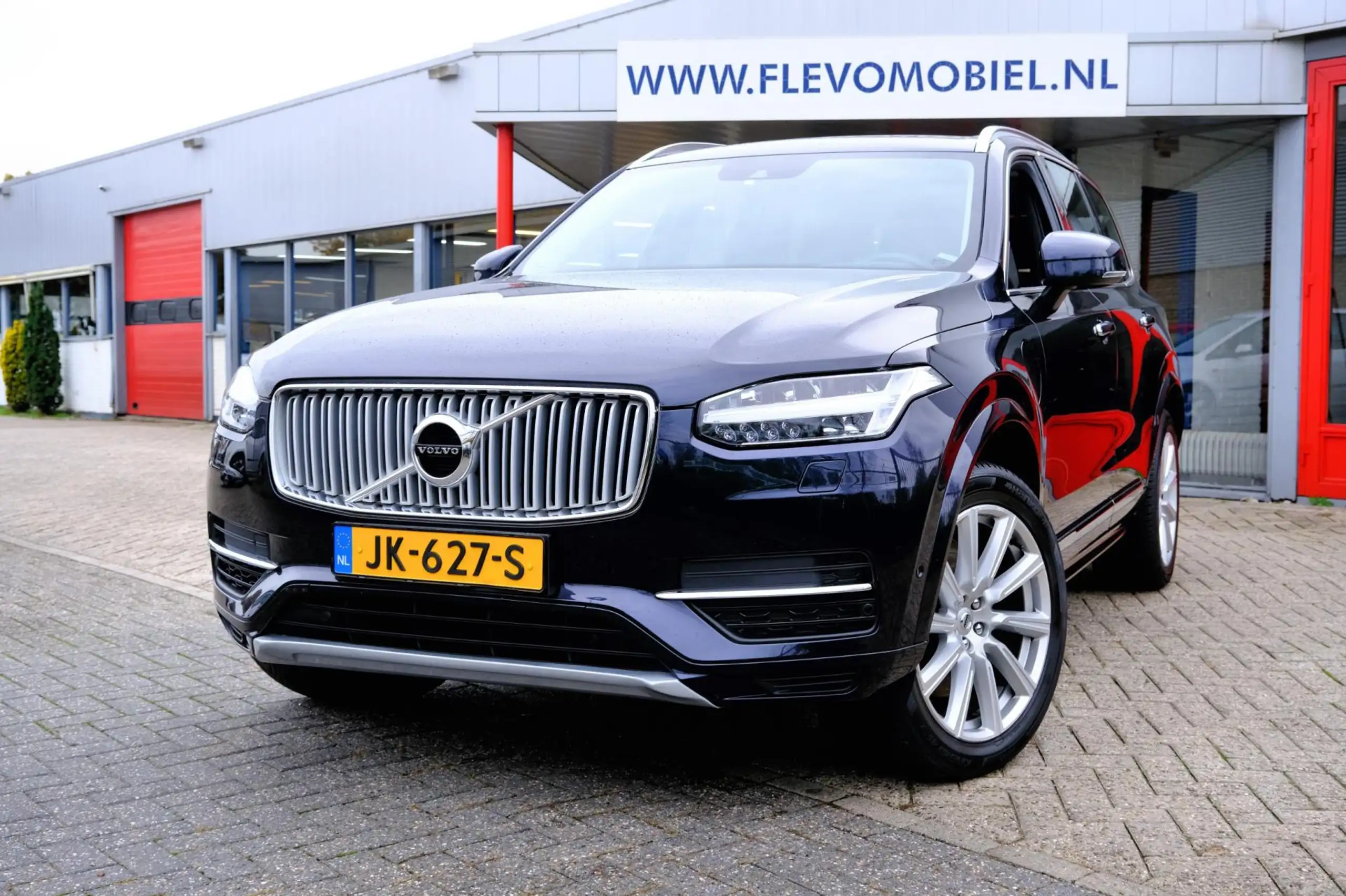 Volvo - XC90