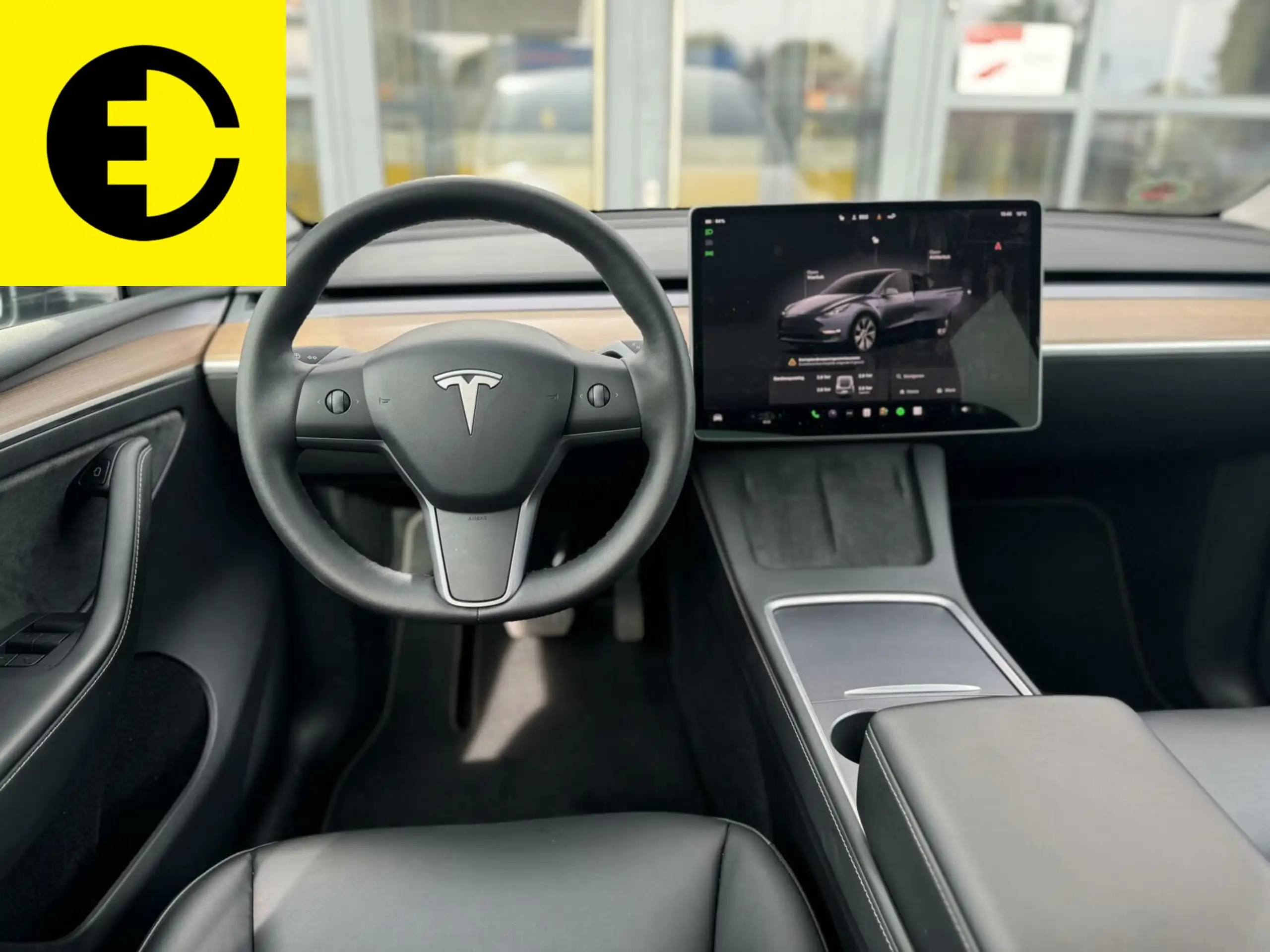 Tesla - Model Y