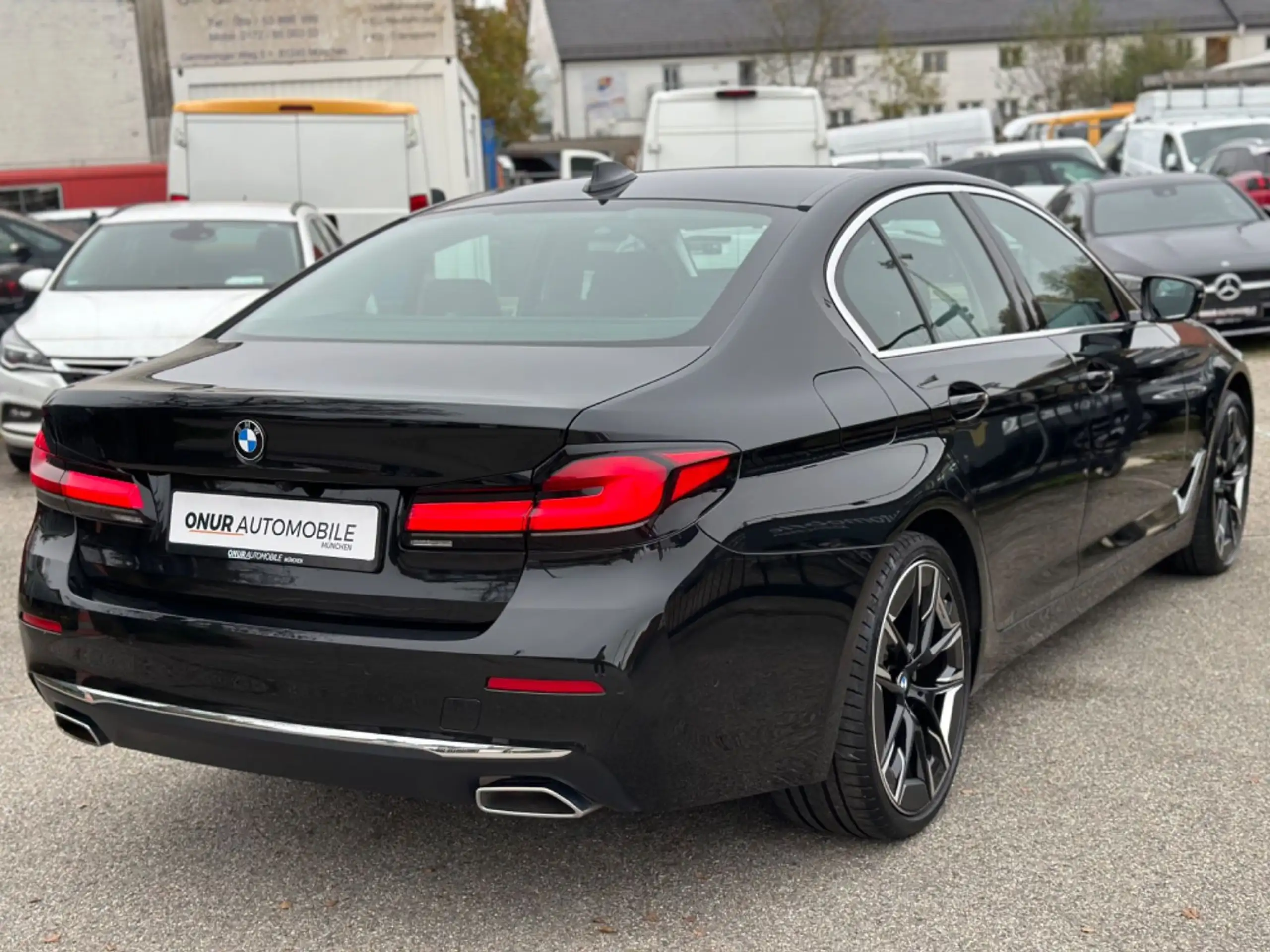 BMW - 530