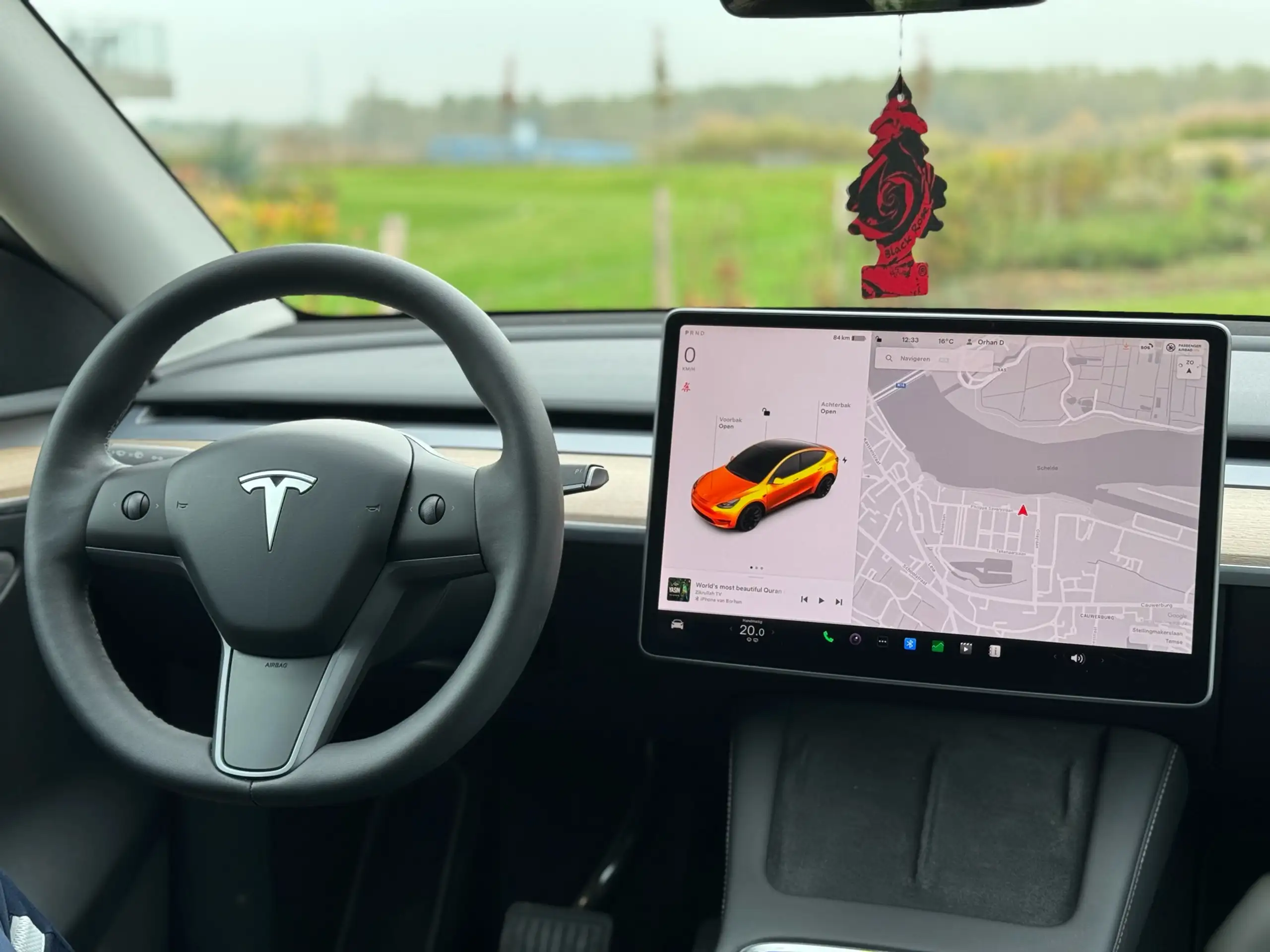 Tesla - Model Y