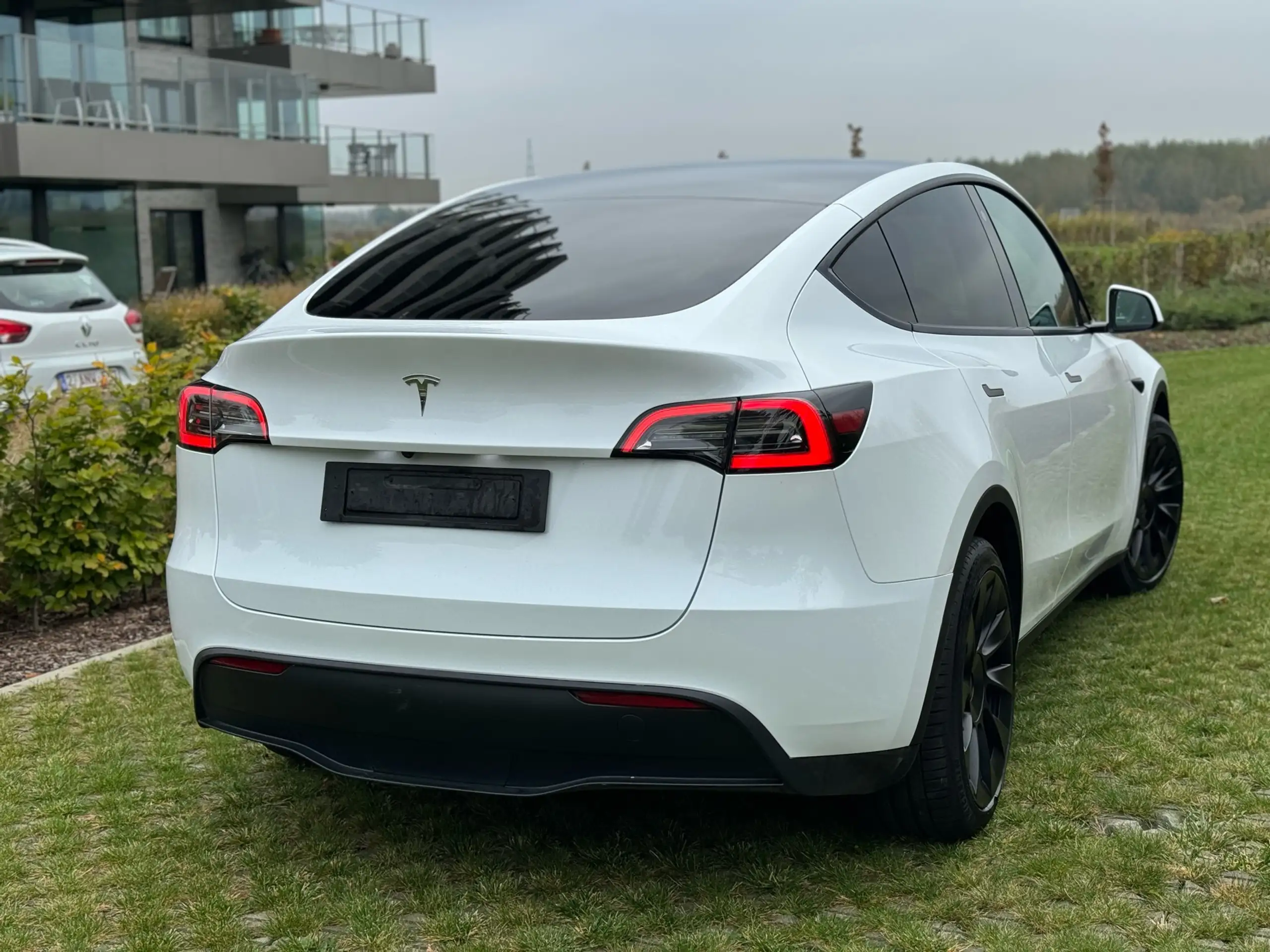 Tesla - Model Y