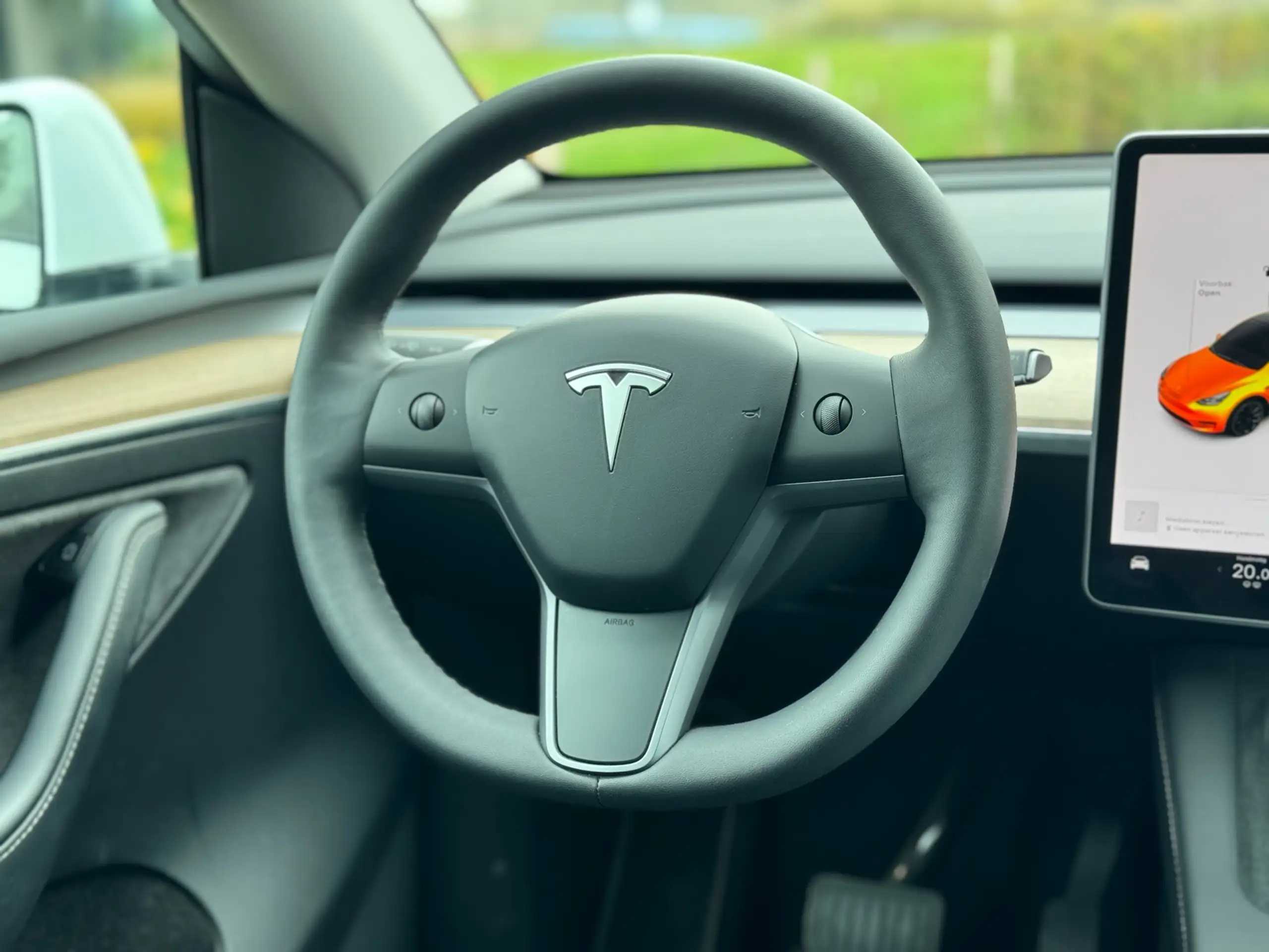 Tesla - Model Y