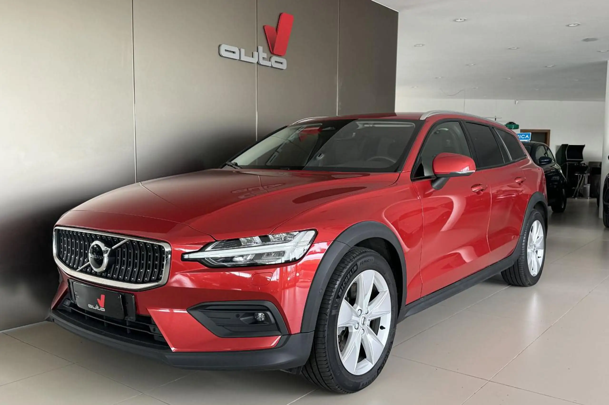 Volvo - V60 Cross Country