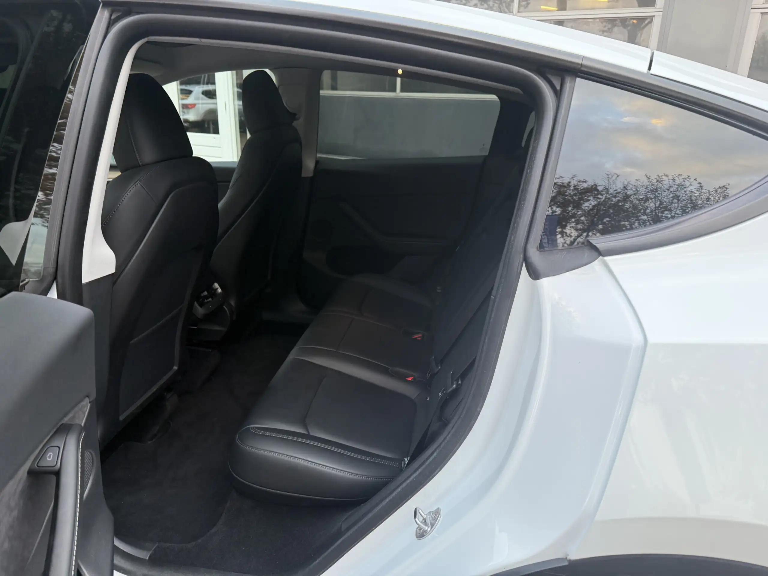 Tesla - Model Y