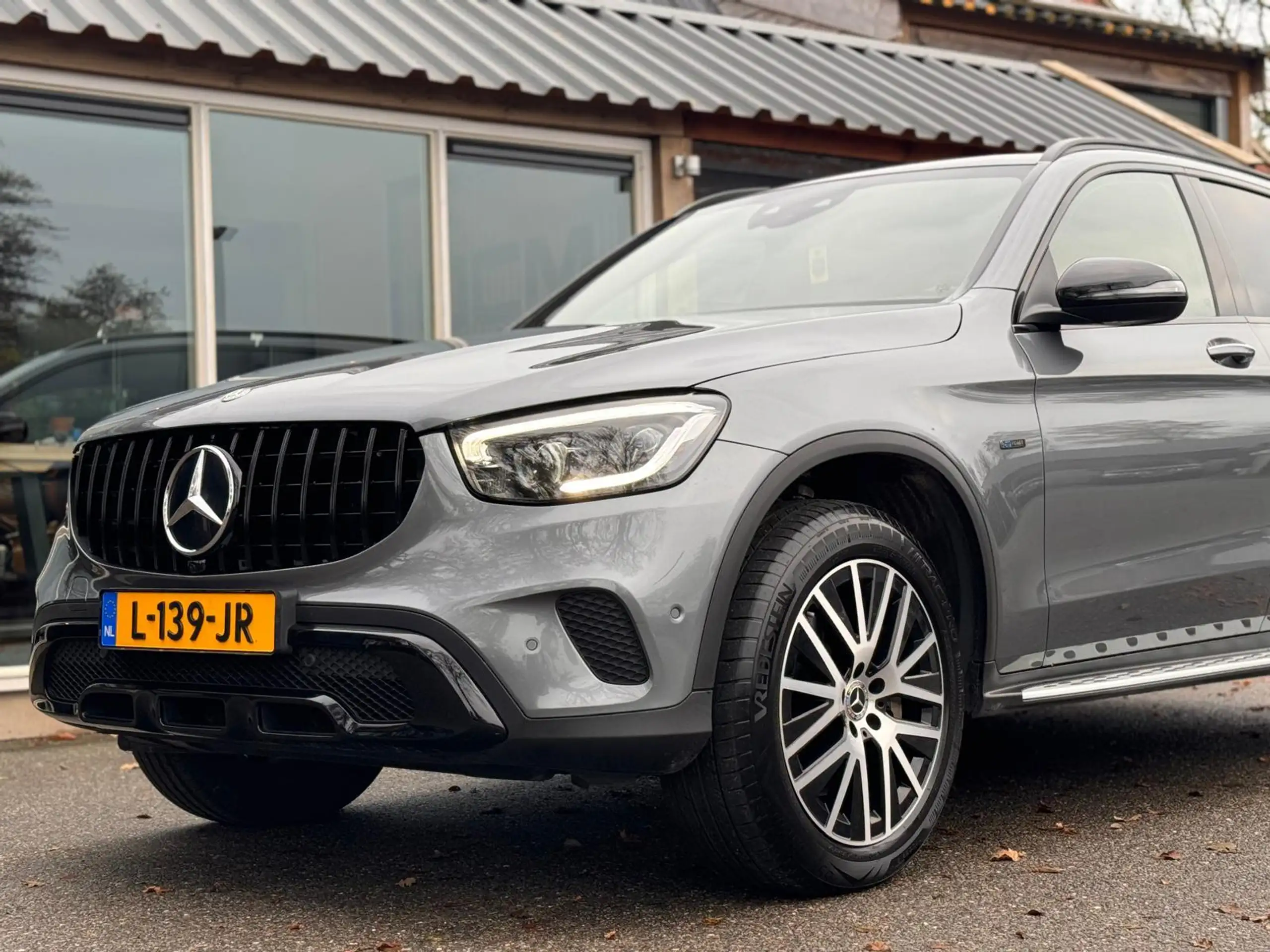 Mercedes-Benz - GLC 300