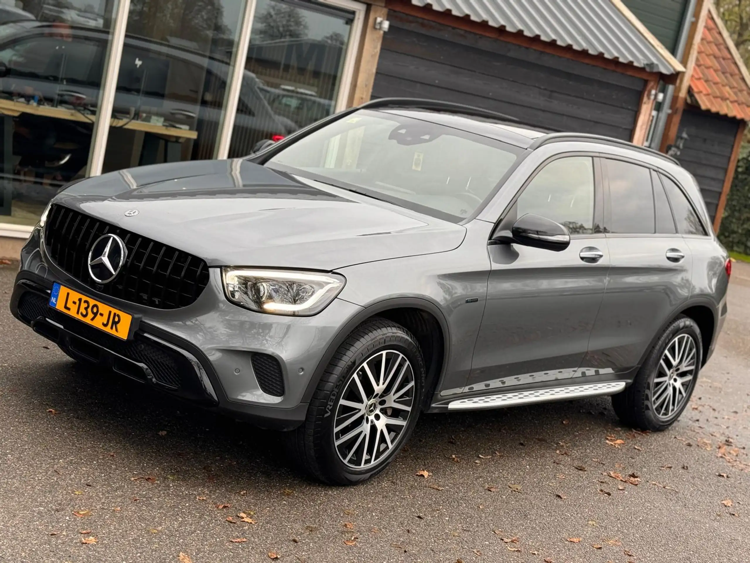 Mercedes-Benz - GLC 300