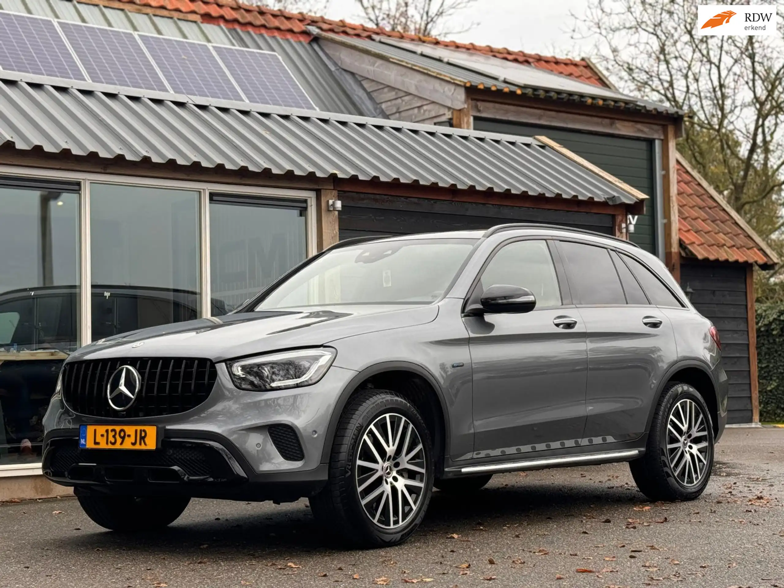 Mercedes-Benz - GLC 300