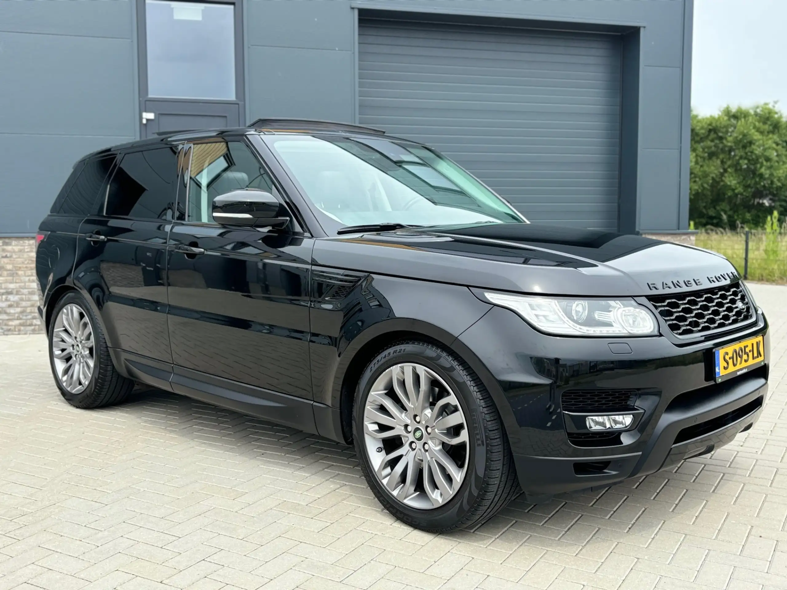 Land Rover - Range Rover Sport