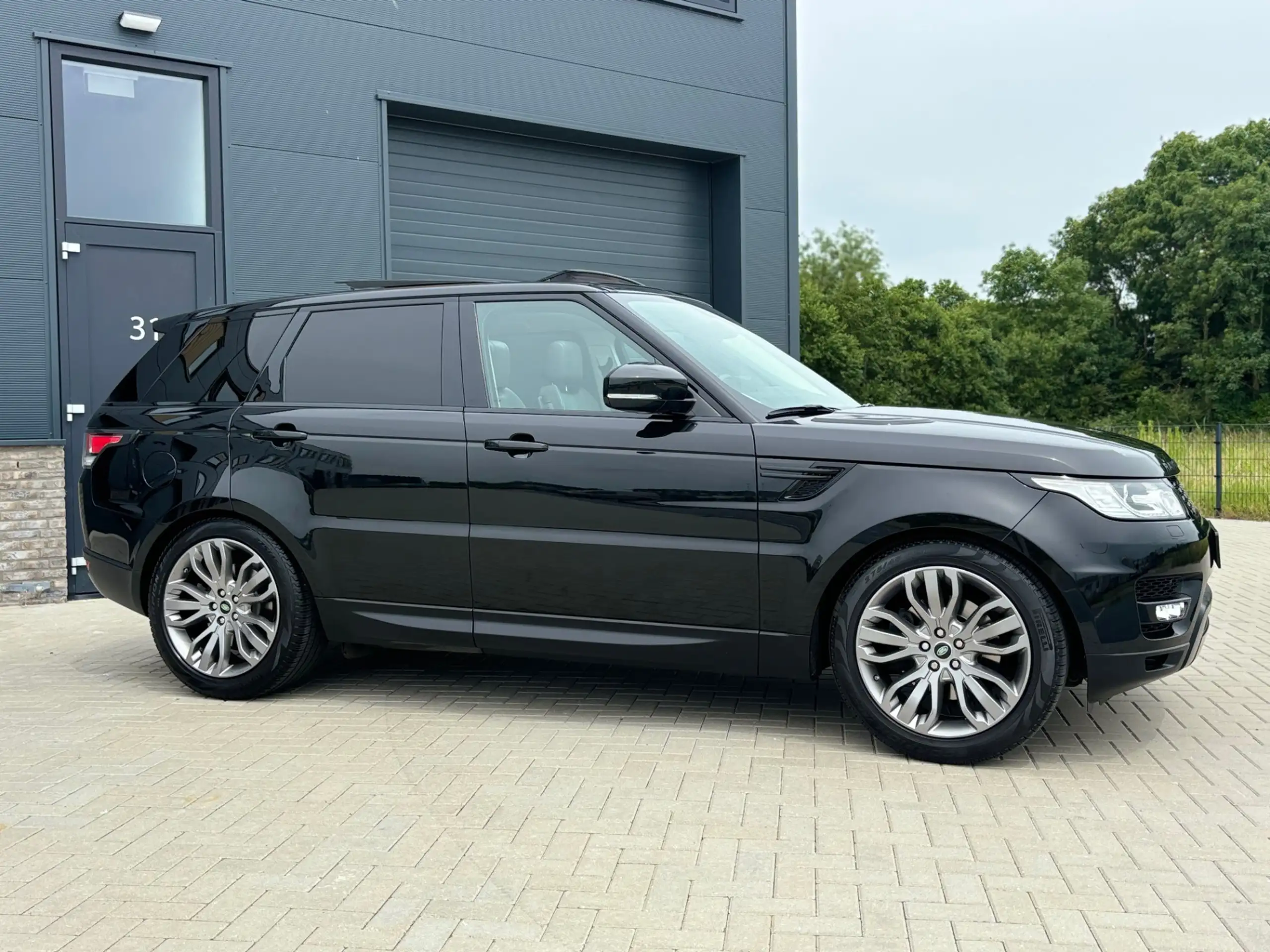 Land Rover - Range Rover Sport