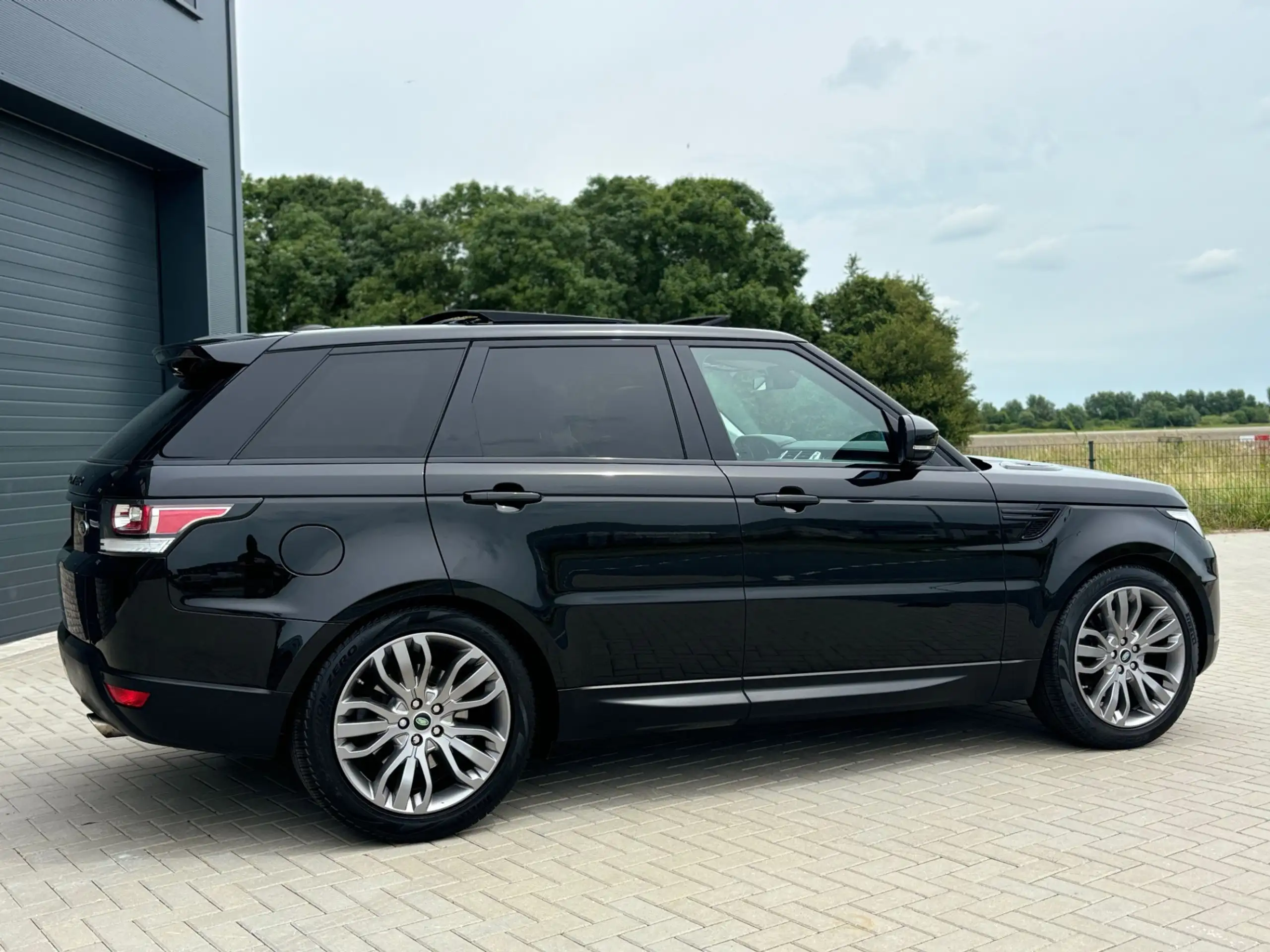 Land Rover - Range Rover Sport