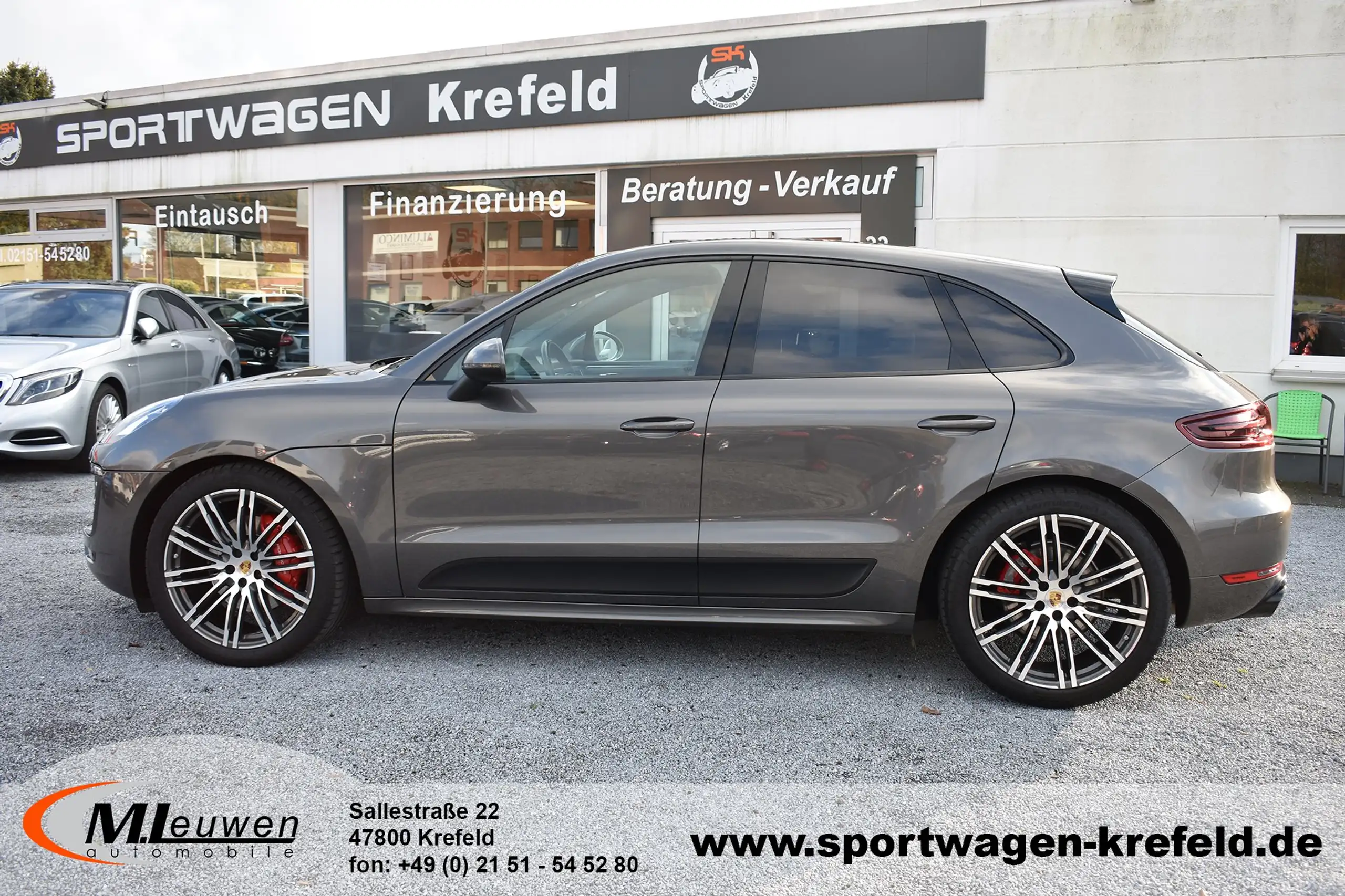 Porsche - Macan