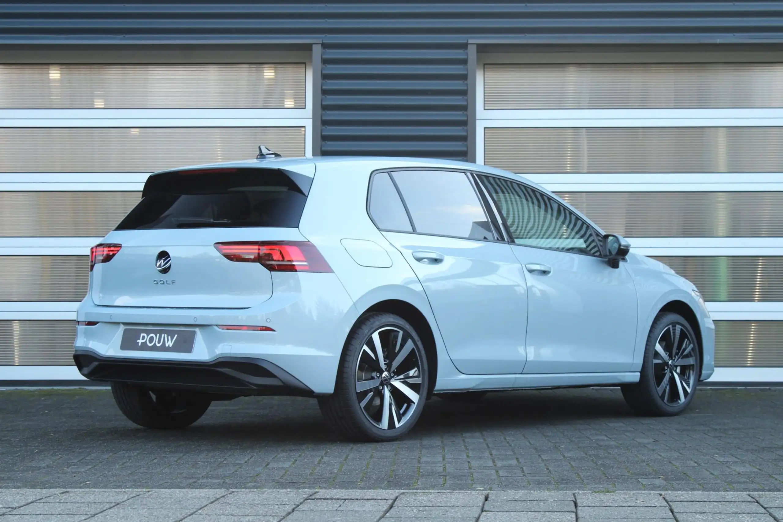 Volkswagen - Golf