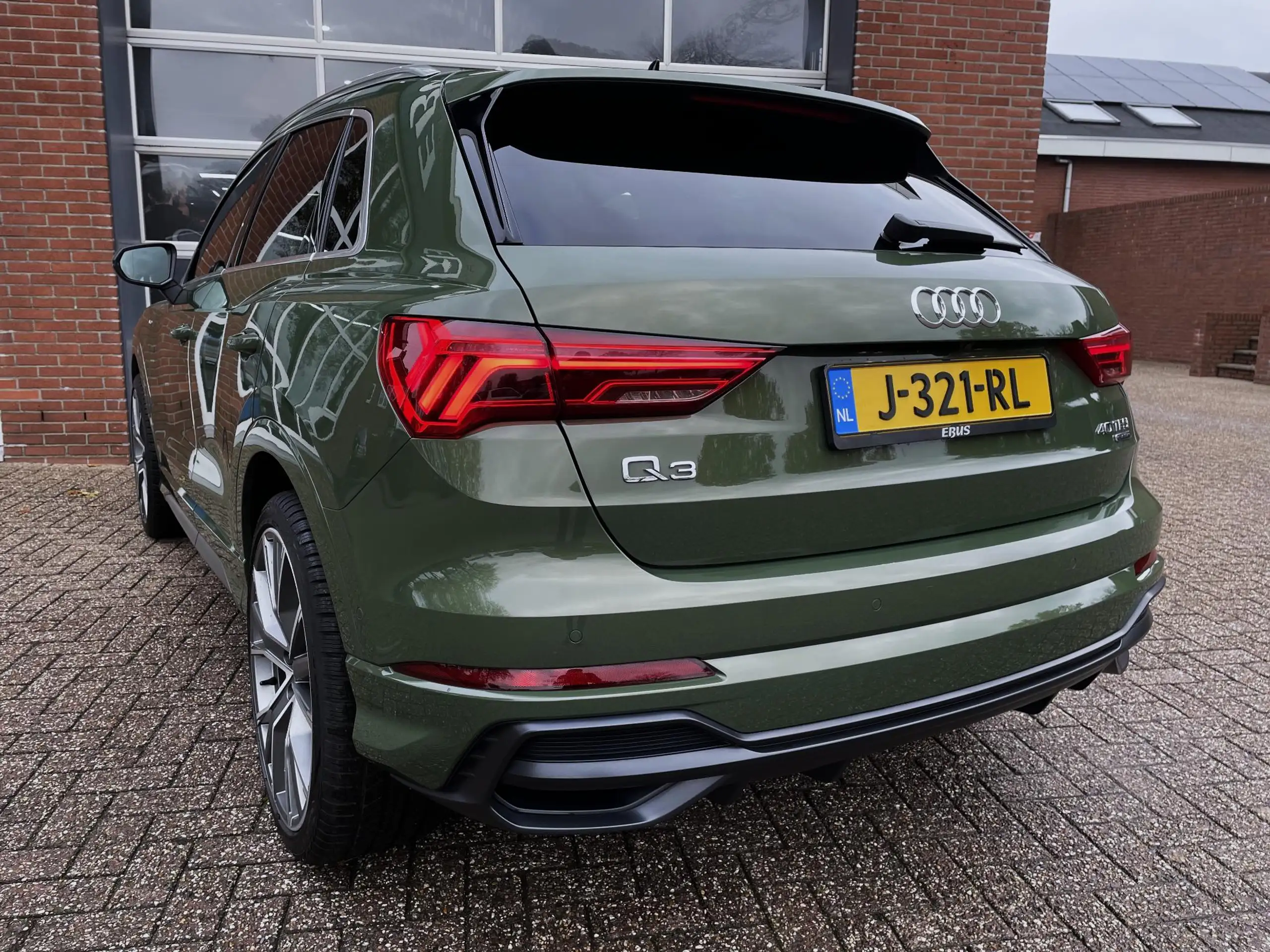 Audi - Q3