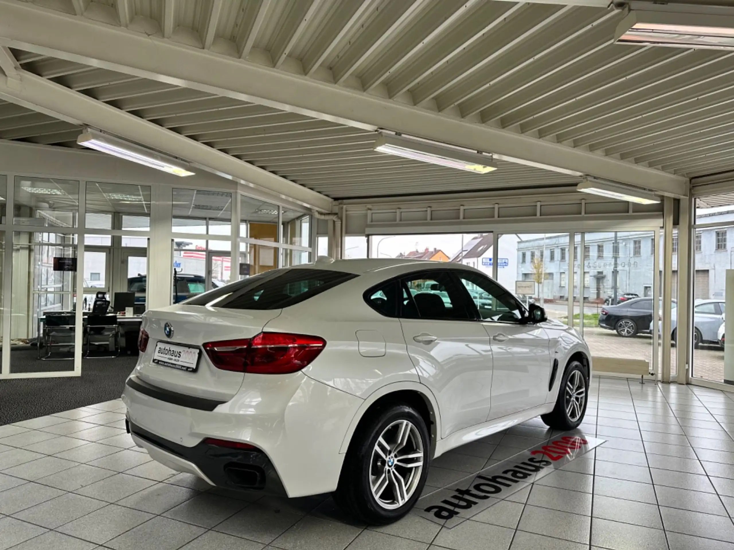 BMW - X6 M