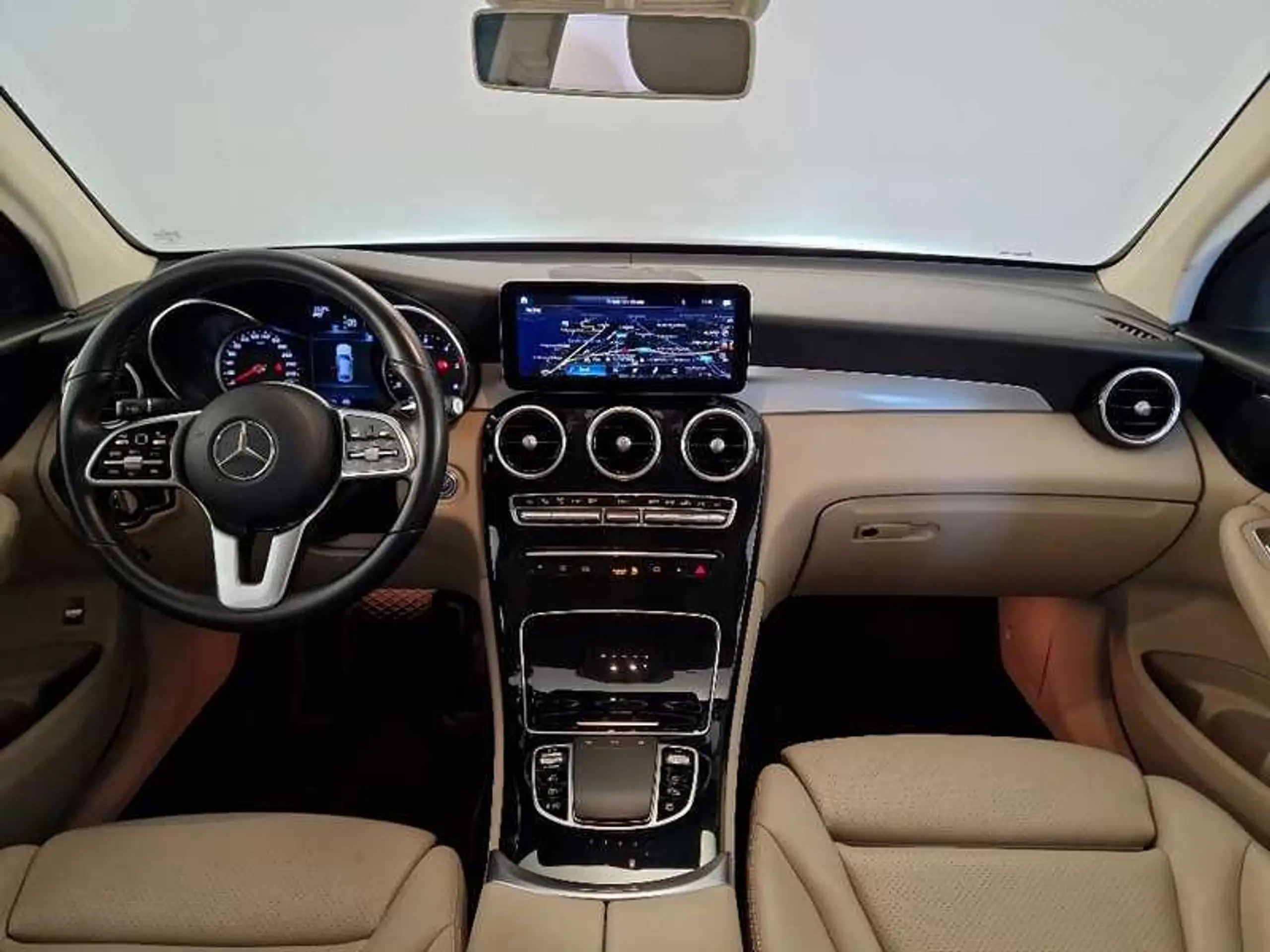 Mercedes-Benz - GLC 200