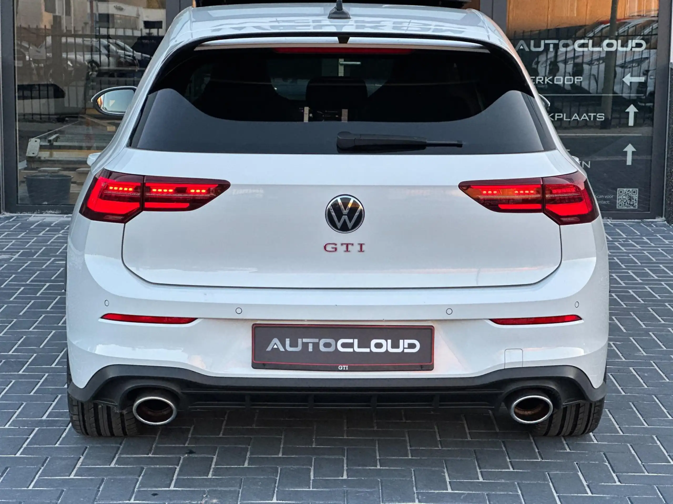 Volkswagen - Golf GTI