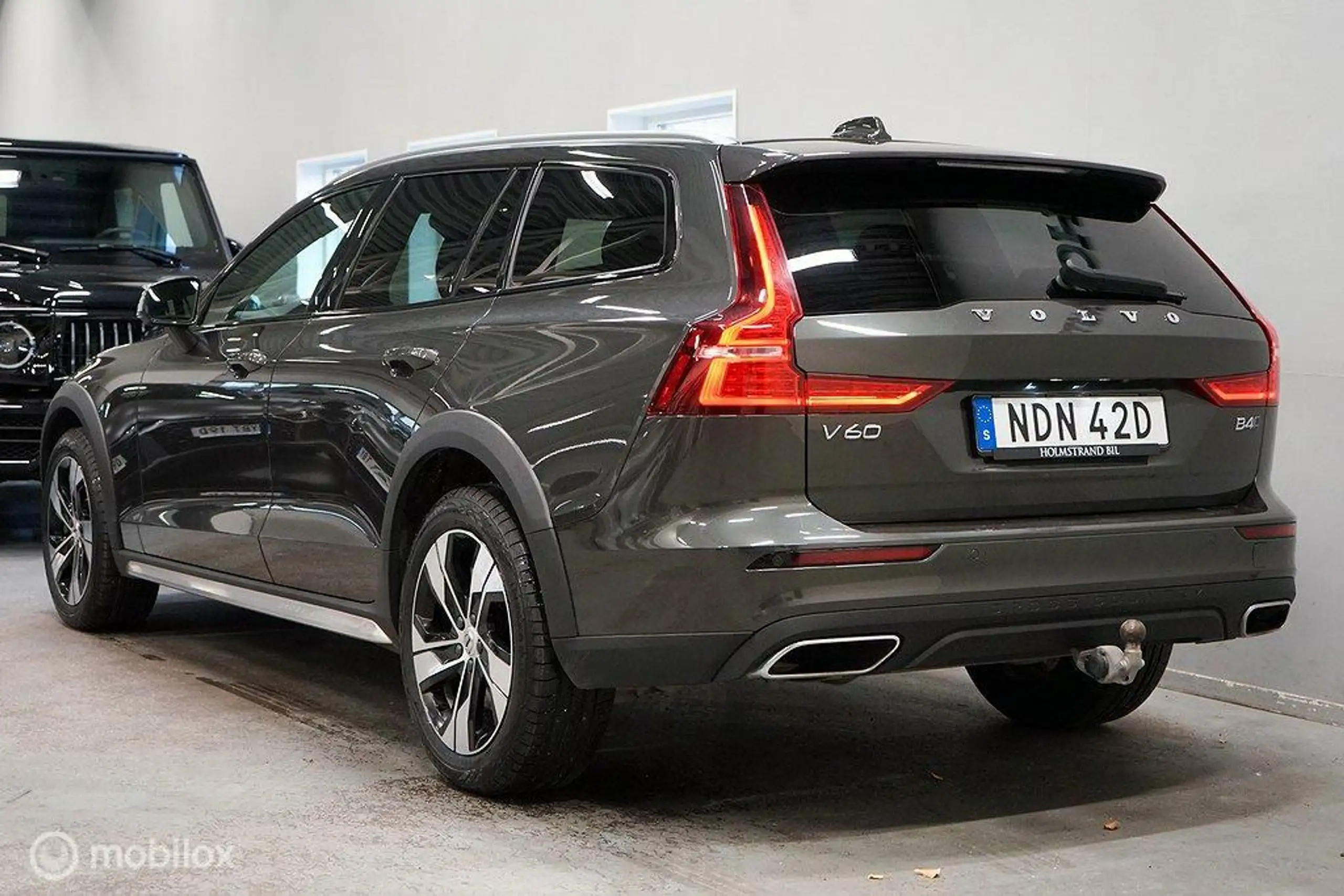 Volvo - V60 Cross Country