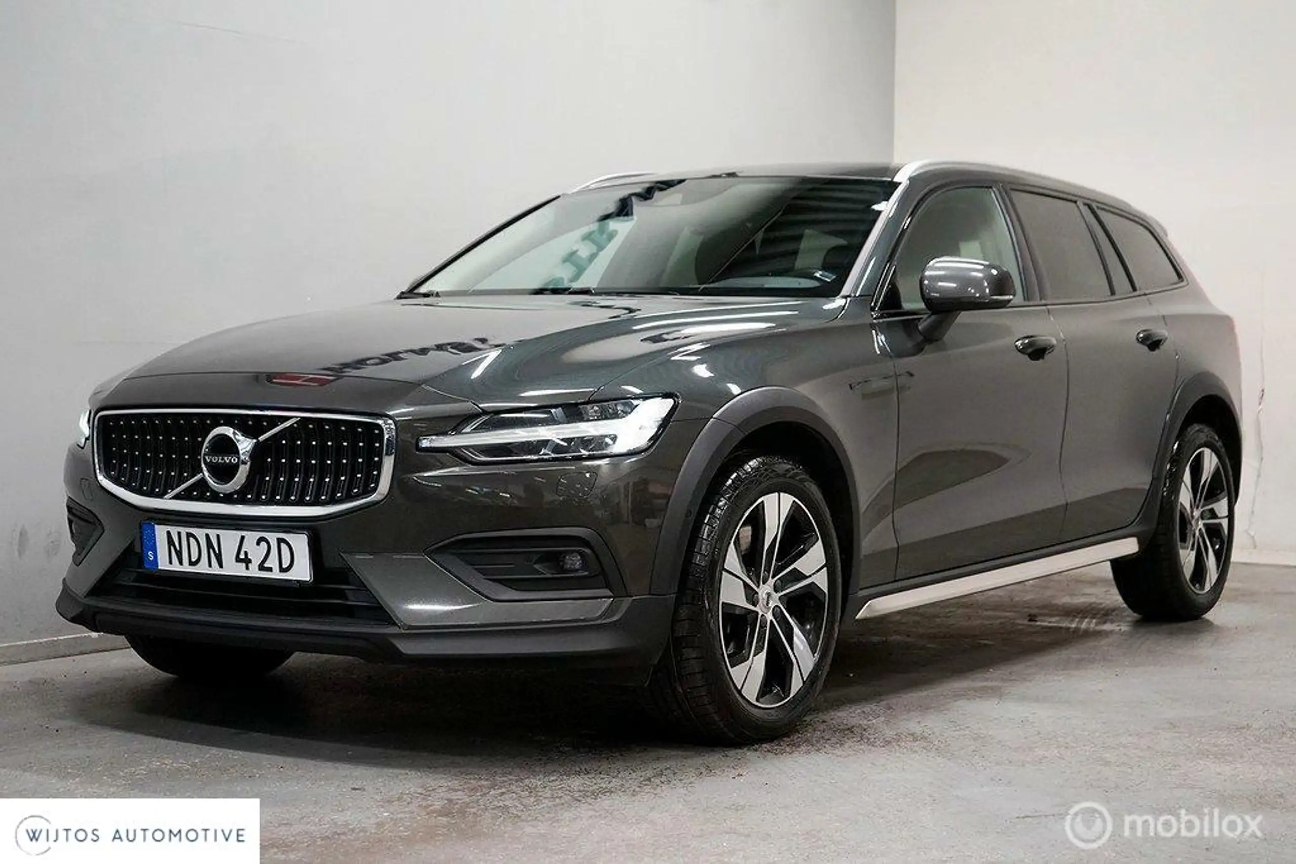 Volvo - V60 Cross Country