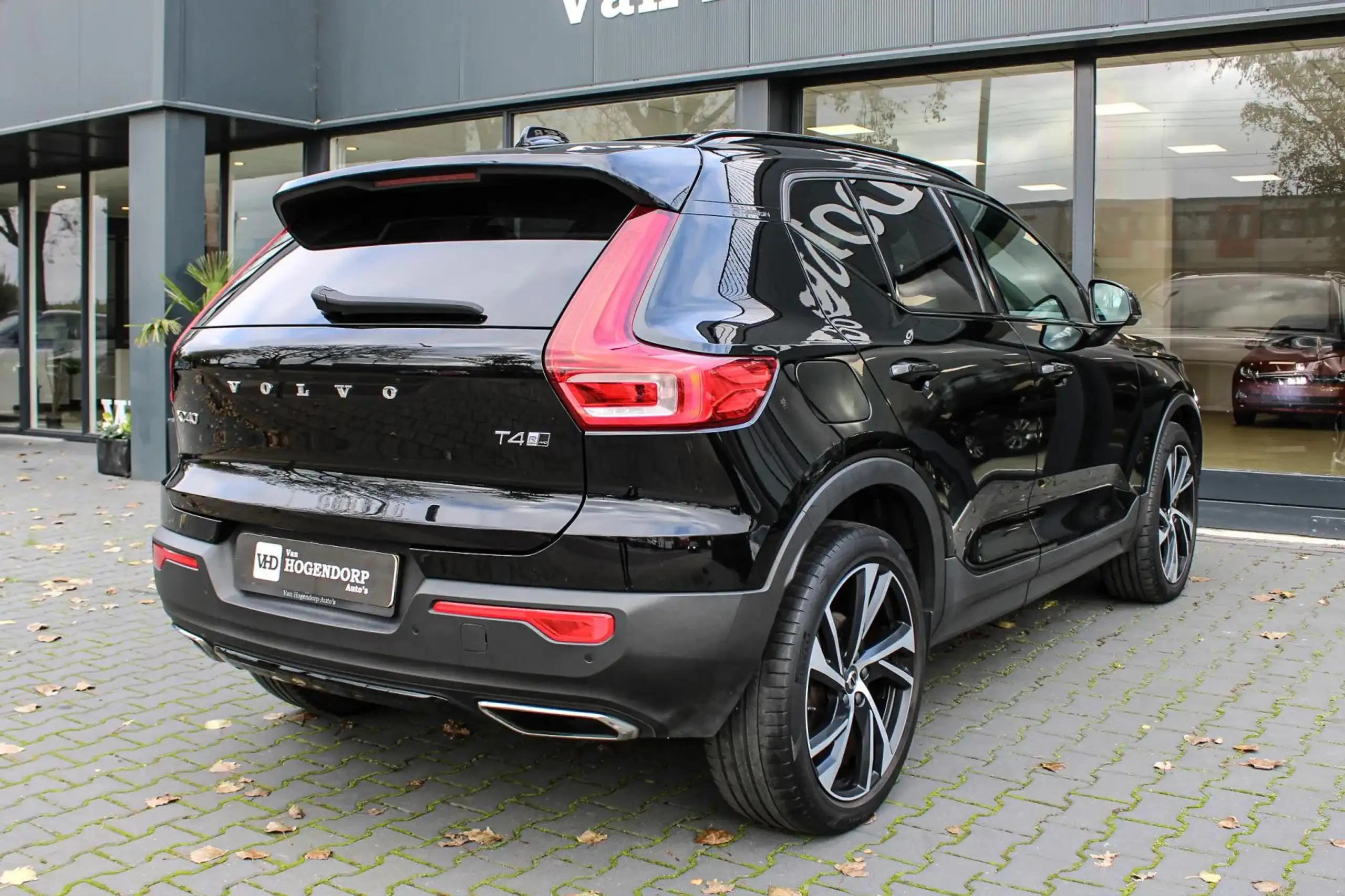 Volvo - XC40