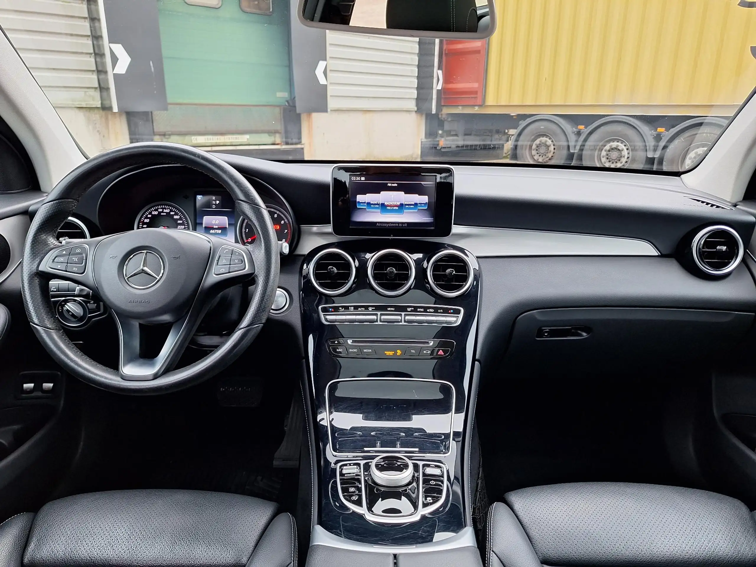 Mercedes-Benz - GLC 250