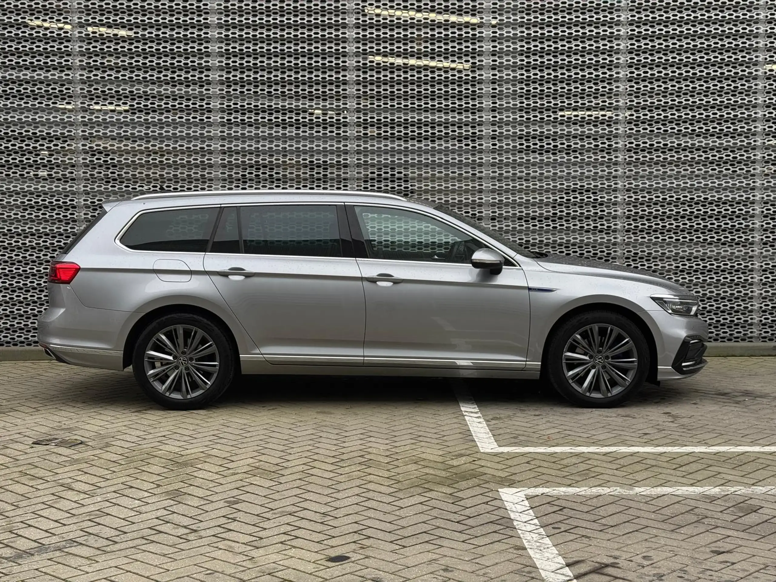 Volkswagen - Passat Variant