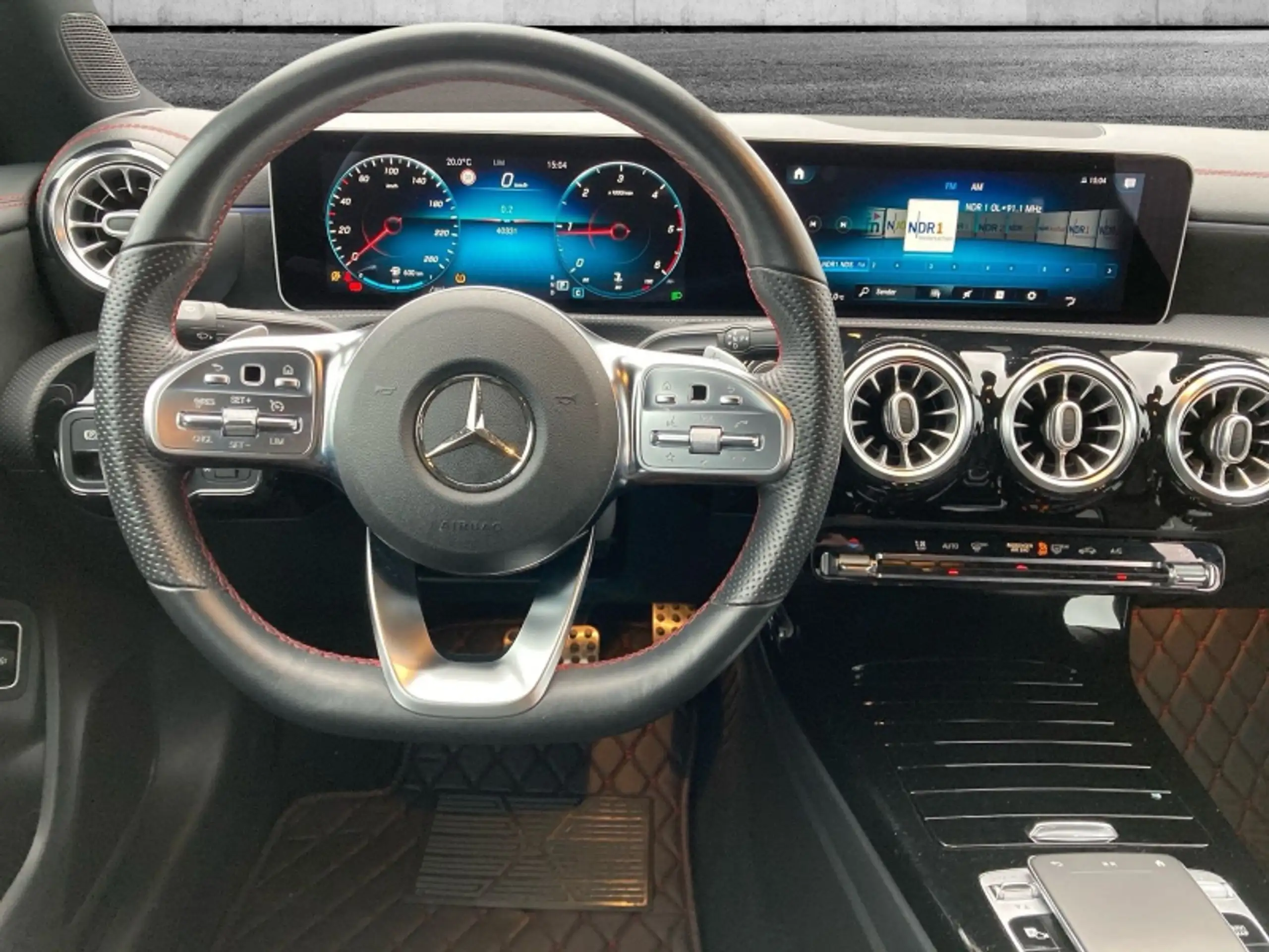 Mercedes-Benz - CLA 180