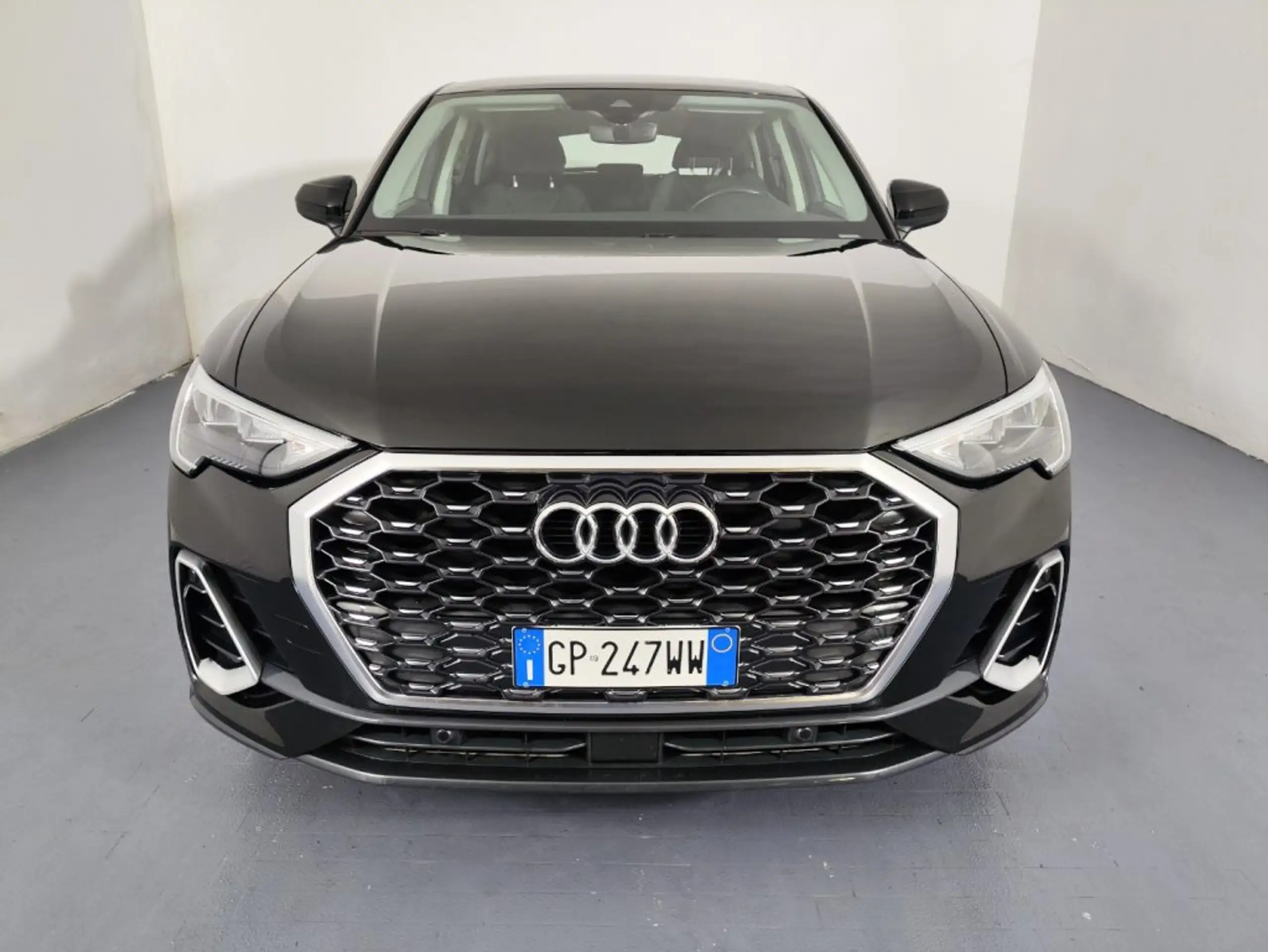 Audi - Q3